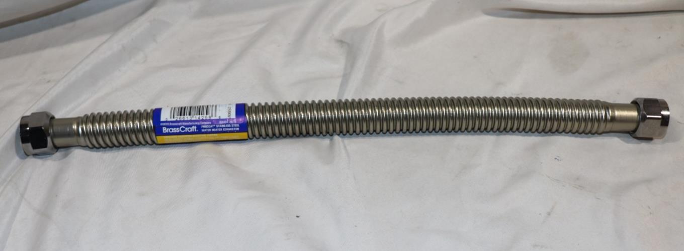 SET OF 2, SWB00-18N BRASSCRAFT, WATER HEATER CONECTOR 3/4" FIP X 3/4 FIP X 18"