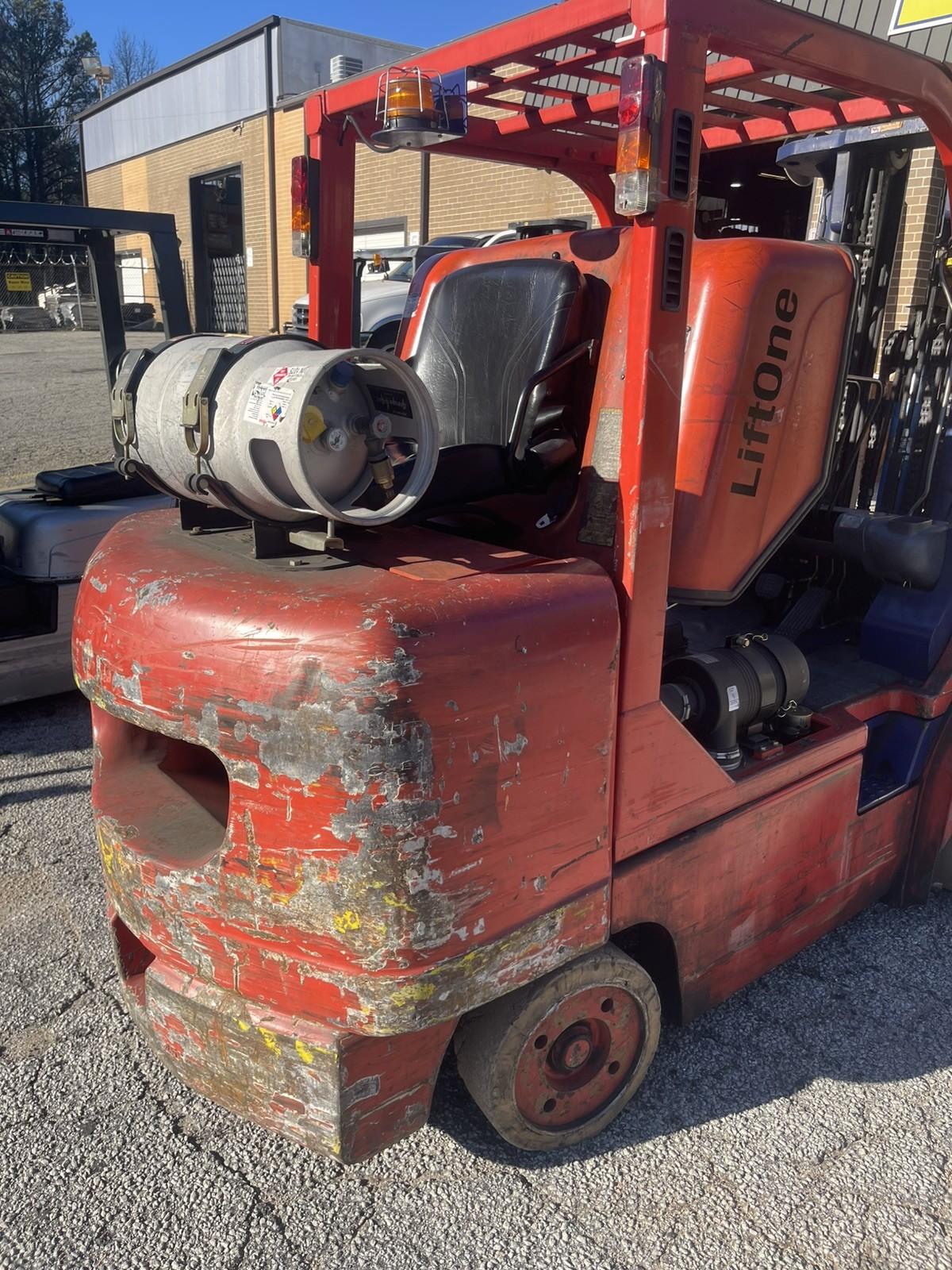 Kalmar AC C100BX, 3700 Hours,  10,000 LB Forklift, w/ side Shift, 3 Stage, LP