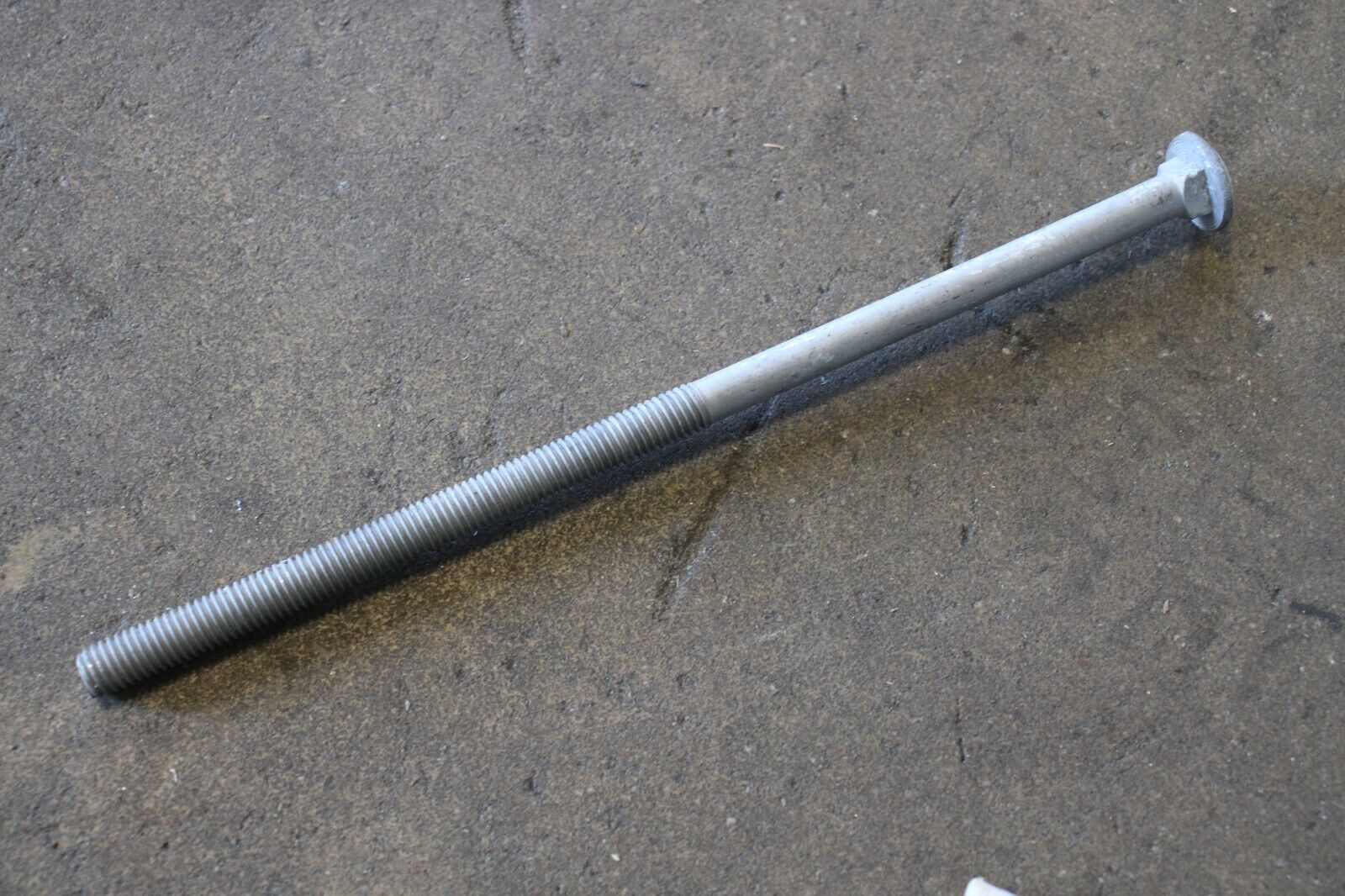 1/2-13 x 12 GALVANIZED CARRIGE BOLTS HILLMAN BOX OF 25