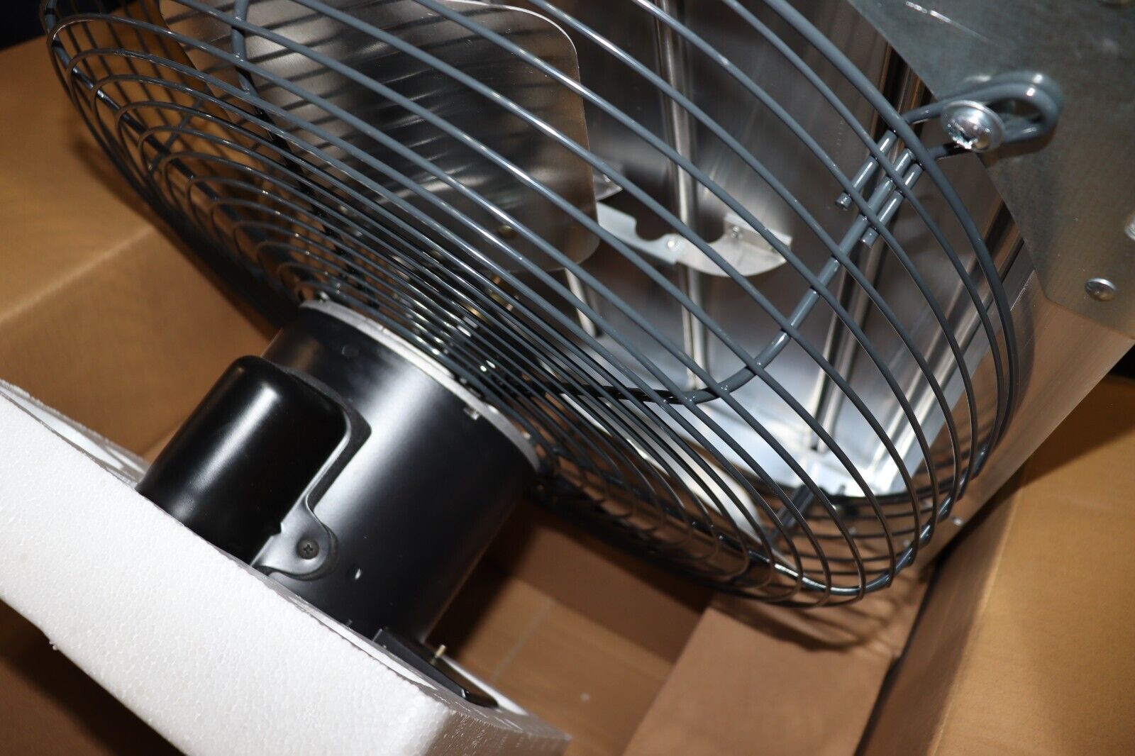 NEW - Dayton 484X41 18" Shutter Mount Exhaust Fan 1/4 HP 115V AC