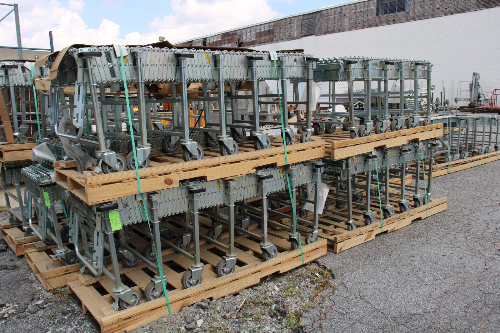 FMH Conveyors NESTAFLEX 376 Flexible Gravity Heavy Duty Conveyor