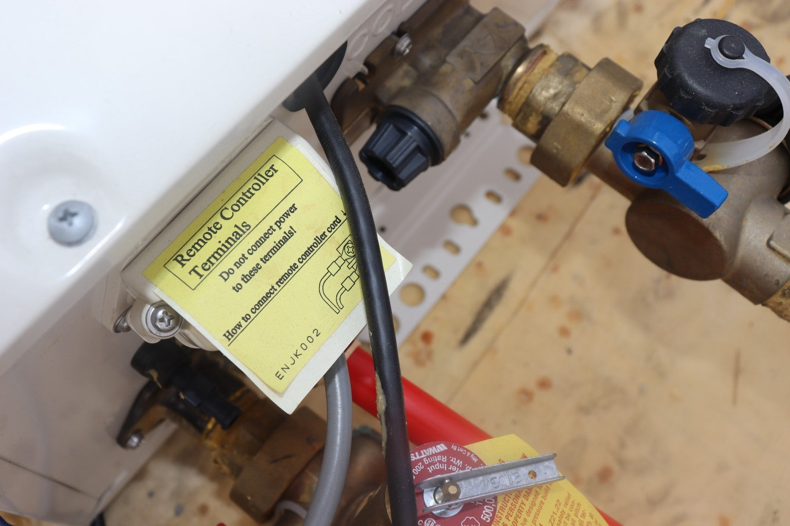 Noritz NRC111-DV-NG 199K BTU Natural Gas Tankless Water Heater, Used, w/ Valves