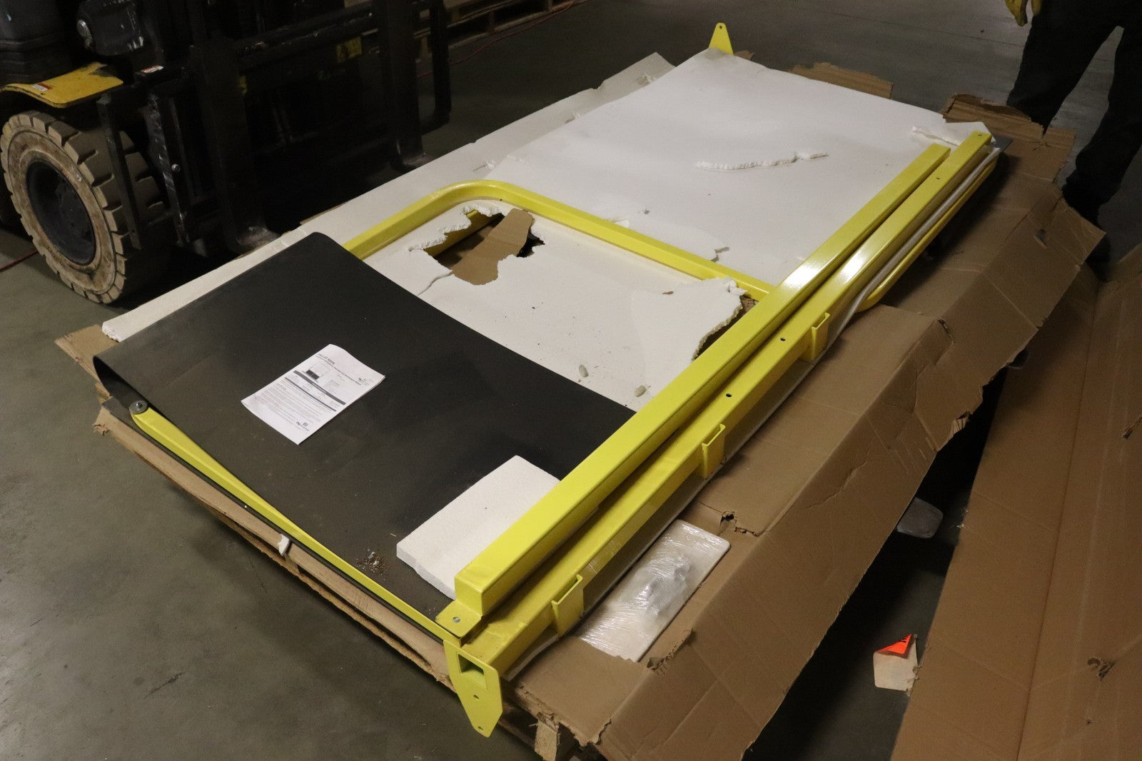 PS INDUSTRIES Pallet Safety Gate 80 in x 78 in Yellow 42 in Gate, PLG-7284