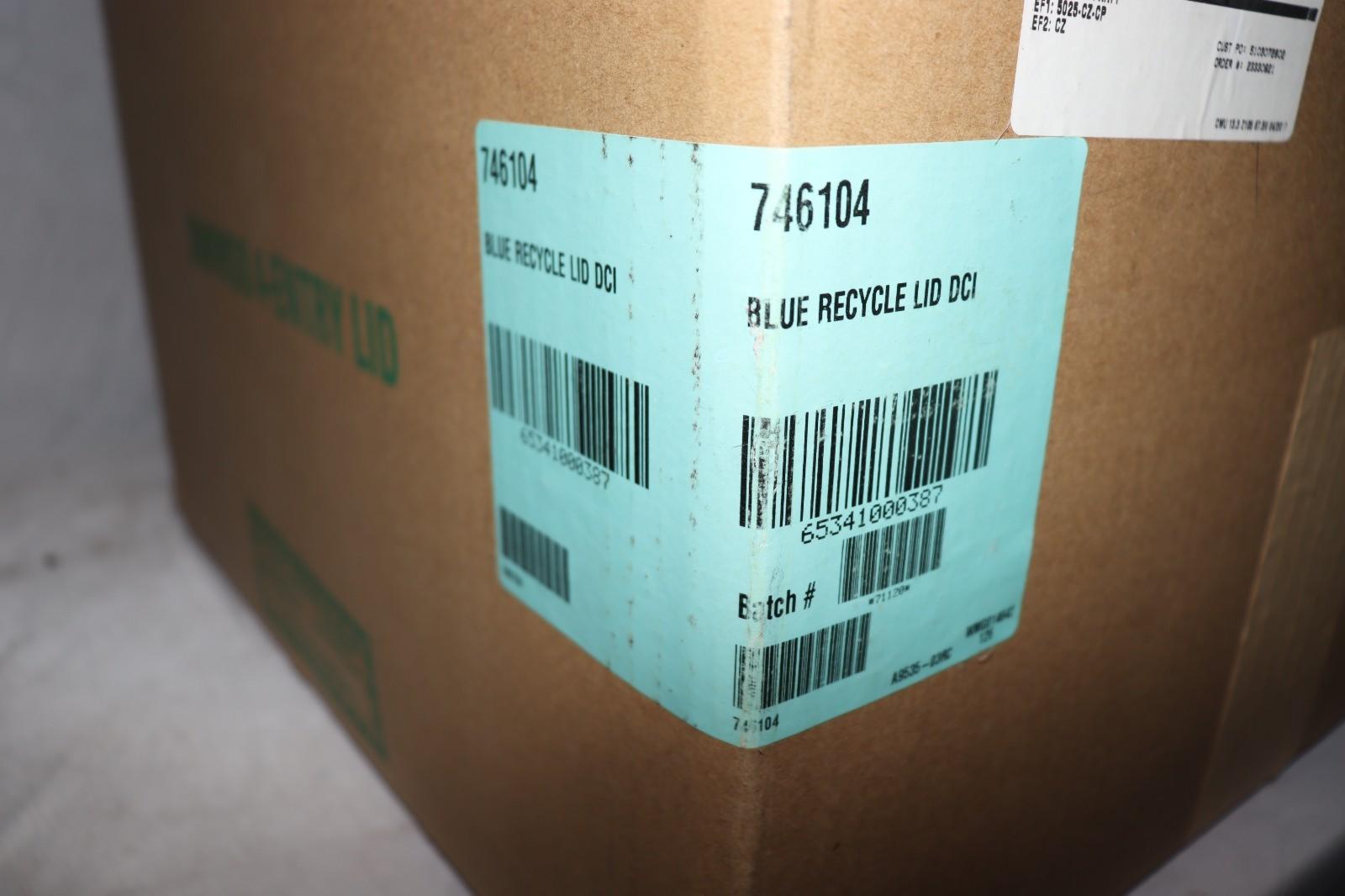 Sqaure 38 Gallon Blue Recycling Lid, New