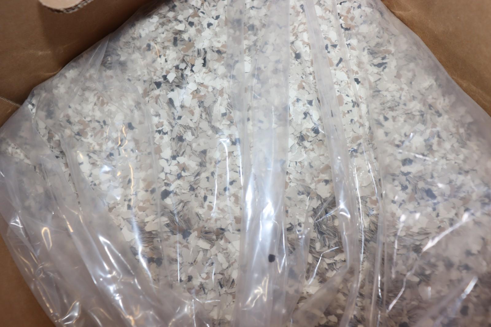 Shoreline Color FLAKE 1/4" BLEND FOR EPOXY RESIN FLOOR,GARAGE, SHOP, WRHS, BSMNT