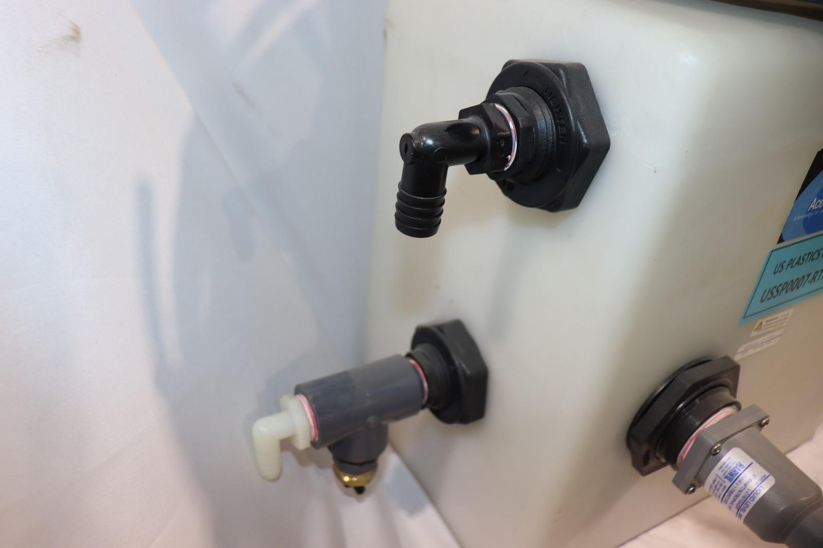 Ace Roto-Mold 7 Gal Cylinder Tank, Independent Chemical, w/ Level Switch CRT149