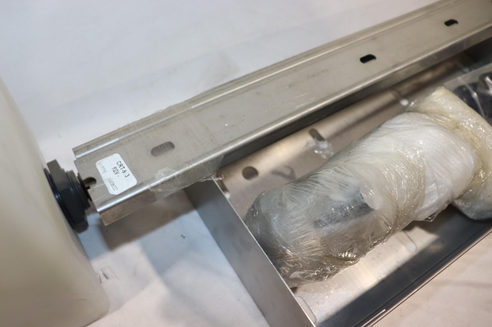 Ace Roto-Mold 7 Gal Cylinder Tank, Independent Chemical, w/ Level Switch CRT149