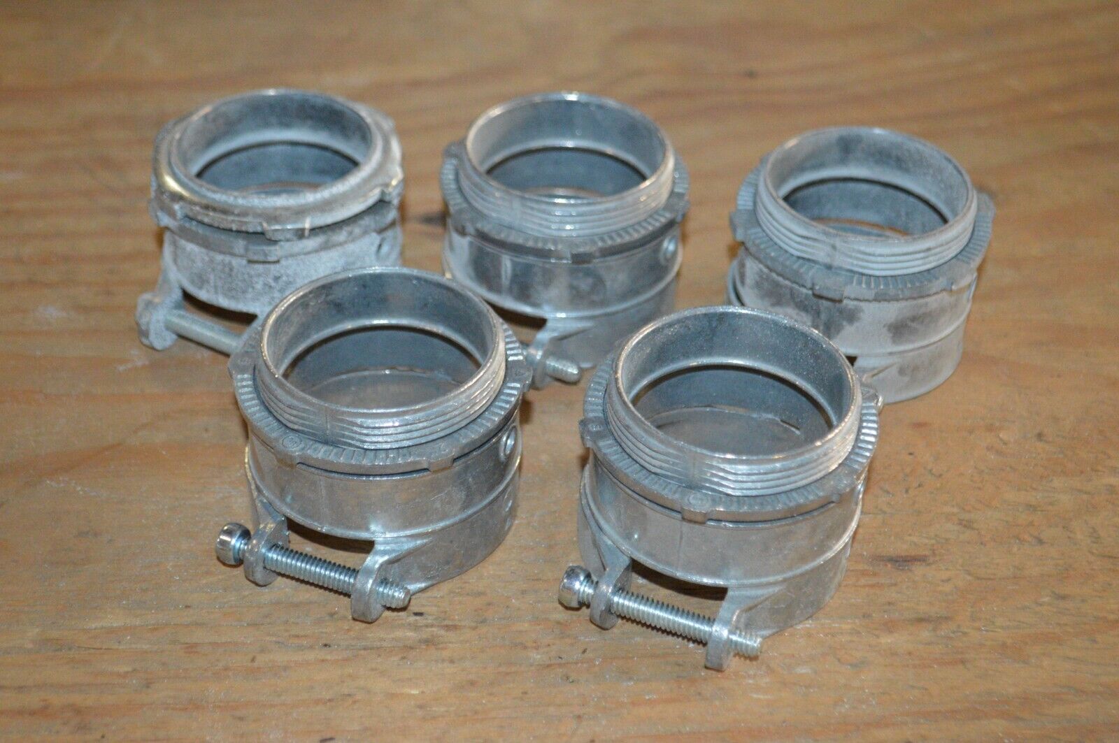 2 INCH ALUMINUM STRAIGHT CONDUIT CONNECTOR (LOT OF 5) - Northside Material Brokers