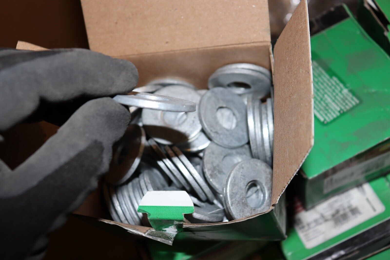 5 LBS BOX - Hillman Flat Washers 5/8" Zinc Plated Steel 811015 NEW - Northside Material Brokers