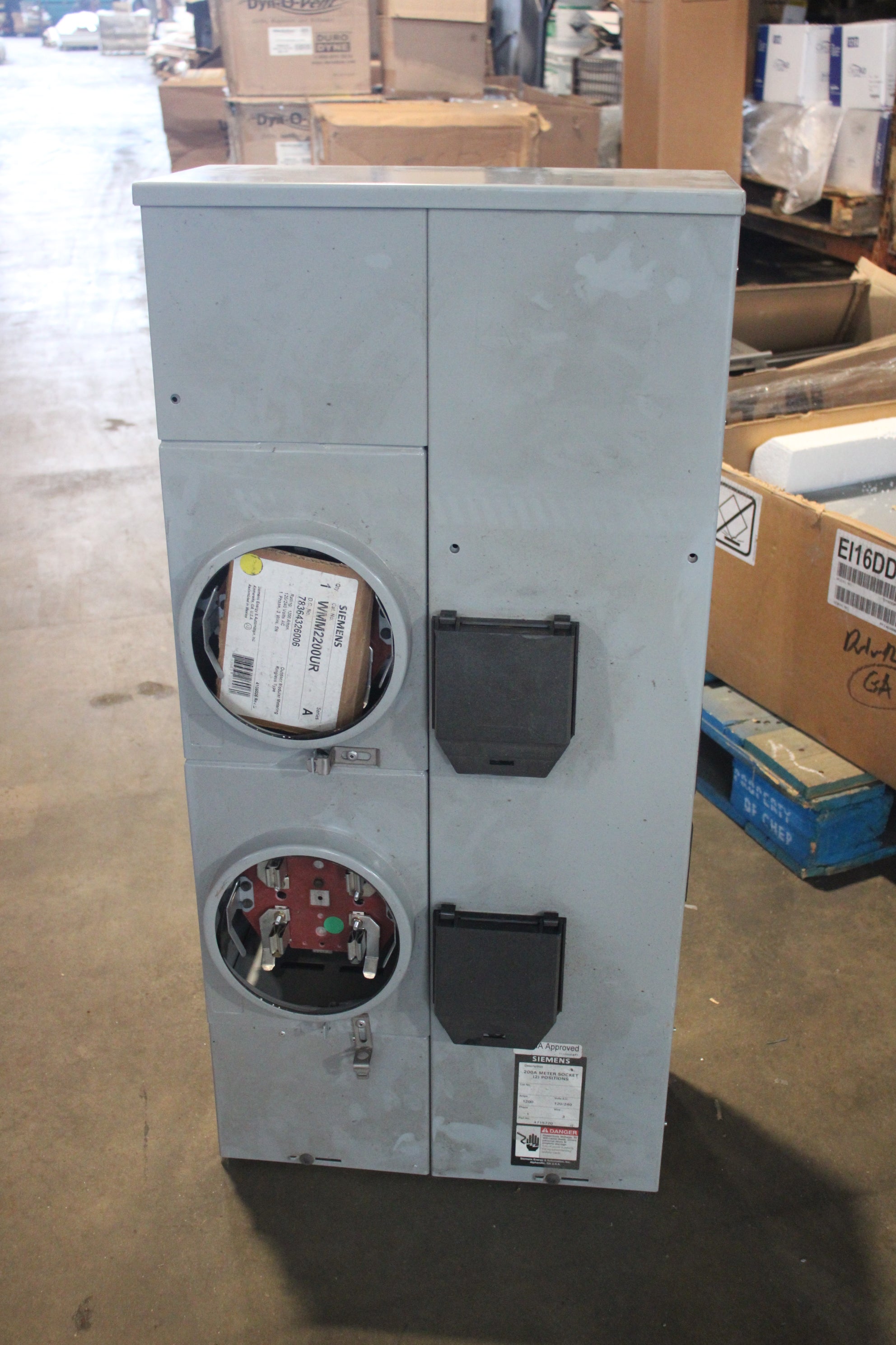 Siemens WMM2200U 120/240 VAC 200 Amp 1-Phase 100 kA 3-Wire 2-Position Ring Meter Stack