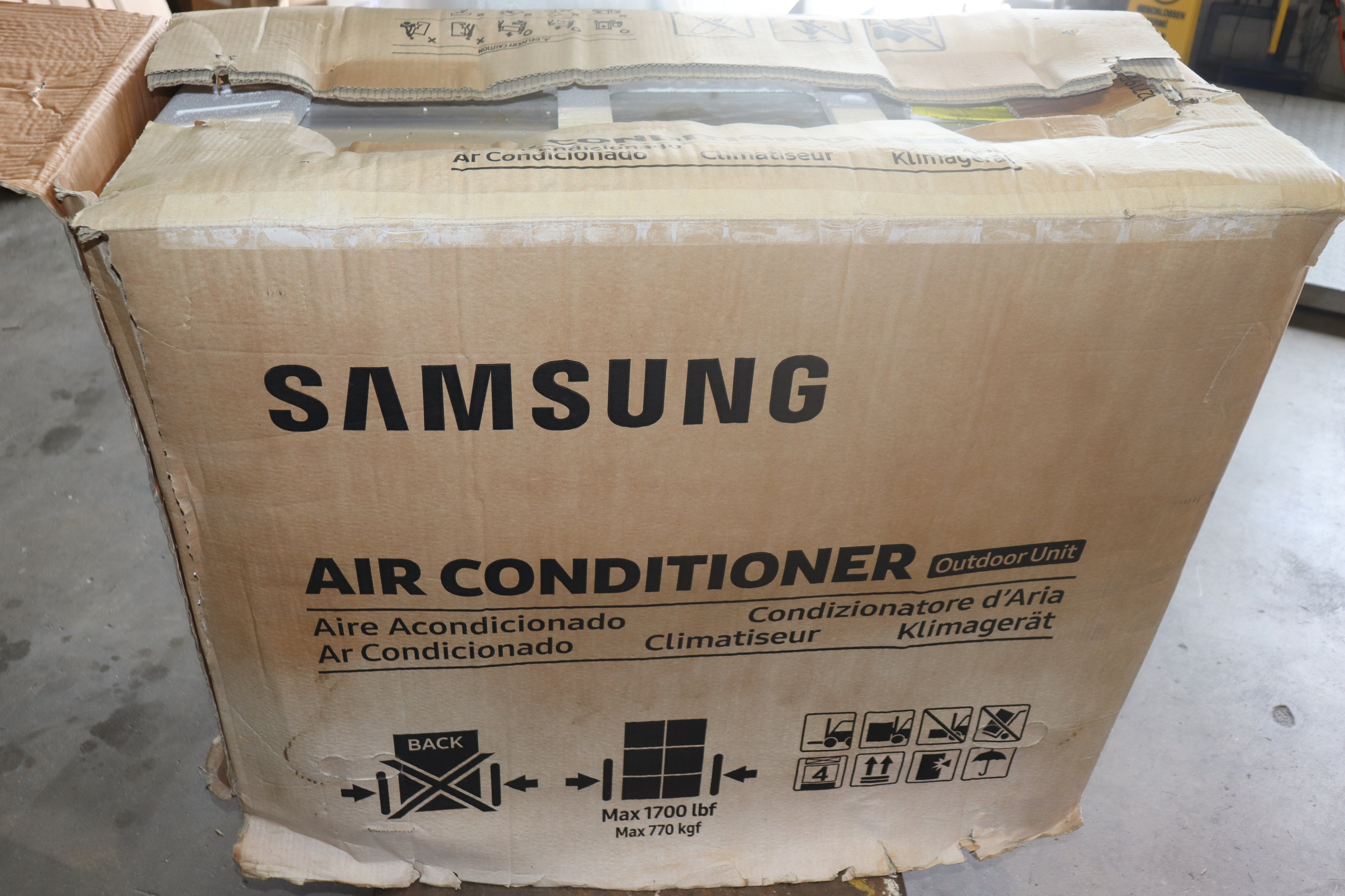 Samsung Mini Split 18K BTU Heat Pump AC018BXADCH, w/ Indoor Wall Unit