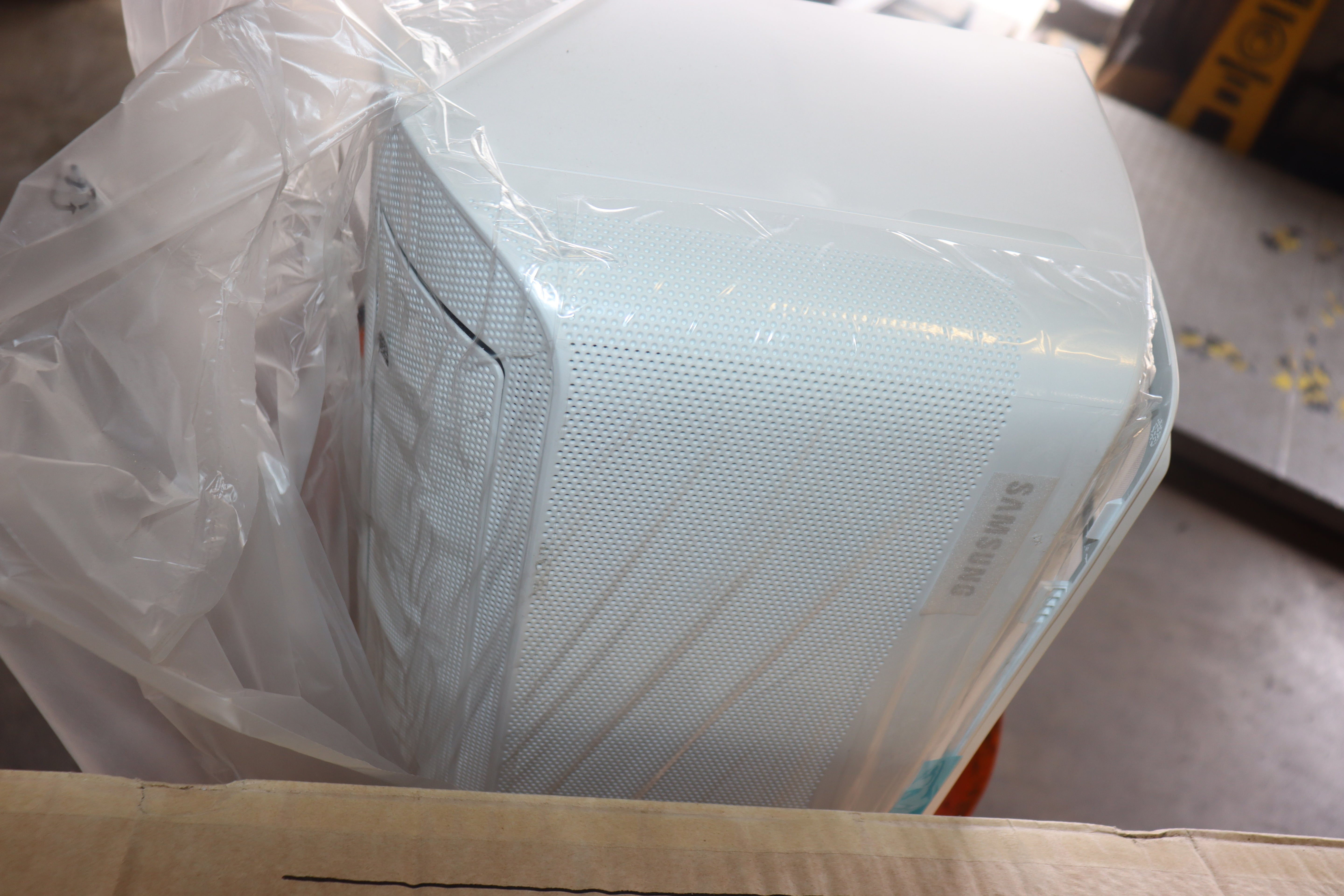 Samsung Mini Split 18K BTU Heat Pump AC018BXADCH, w/ Indoor Wall Unit