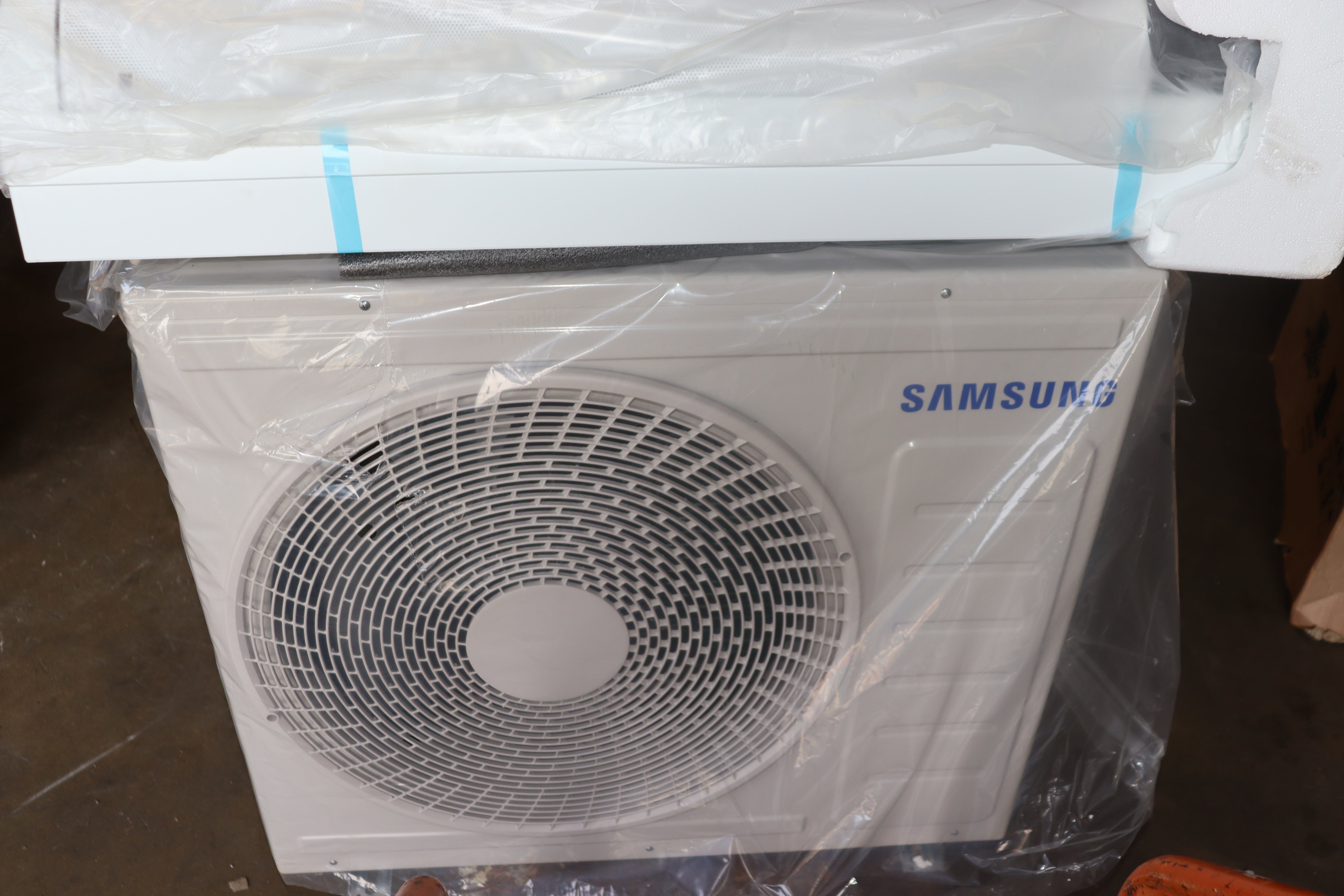 Samsung Mini Split 18K BTU Heat Pump AC018BXADCH, w/ Indoor Wall Unit