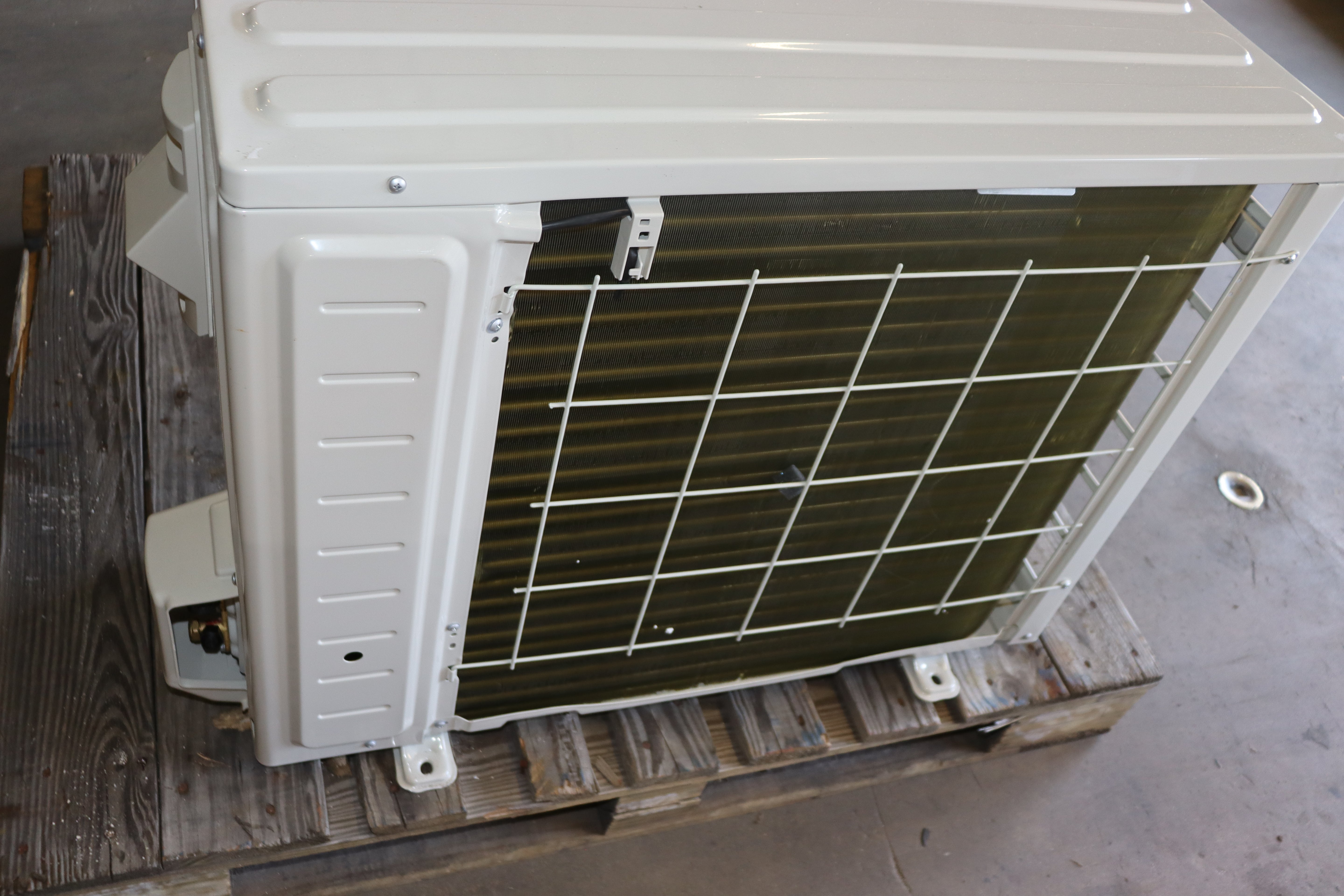 Albott Mini Split Heat Pump Only, 18000 BTU 21 SEER2 208V-230V