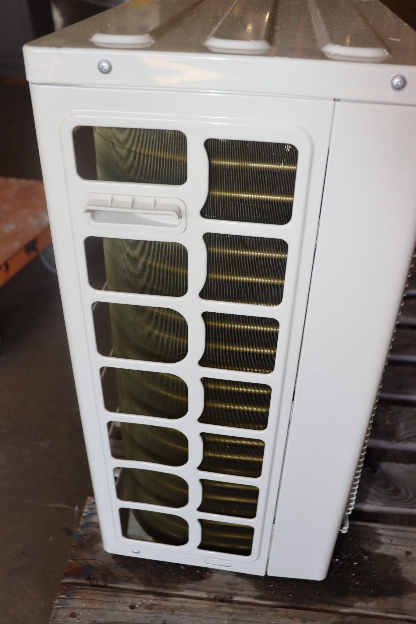 Albott Mini Split Heat Pump Only, 18000 BTU 21 SEER2 208V-230V - Northside Material Brokers
