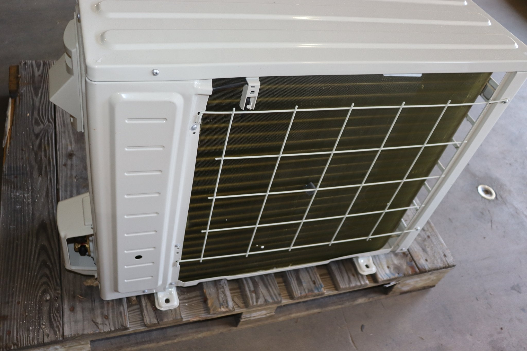 Albott Mini Split Heat Pump Only, 18000 BTU 21 SEER2 208V-230V - Northside Material Brokers