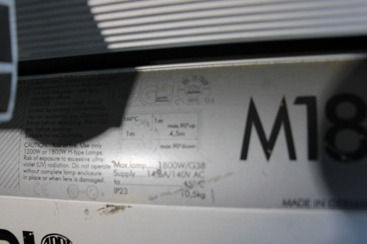 ARRI M18 HMI 1800W LAMPHEAD WITH 4 LEAF BARNDOOR (110/220 VAC) L1.37600.B - Northside Material Brokers