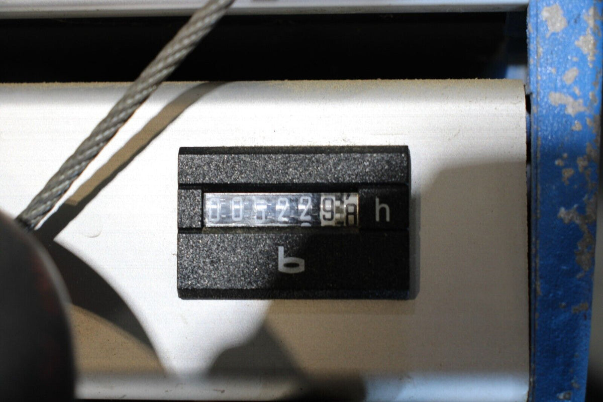 ARRI M18 HMI 1800W LAMPHEAD WITH 4 LEAF BARNDOOR (110/220 VAC) L1.37600.B - Northside Material Brokers