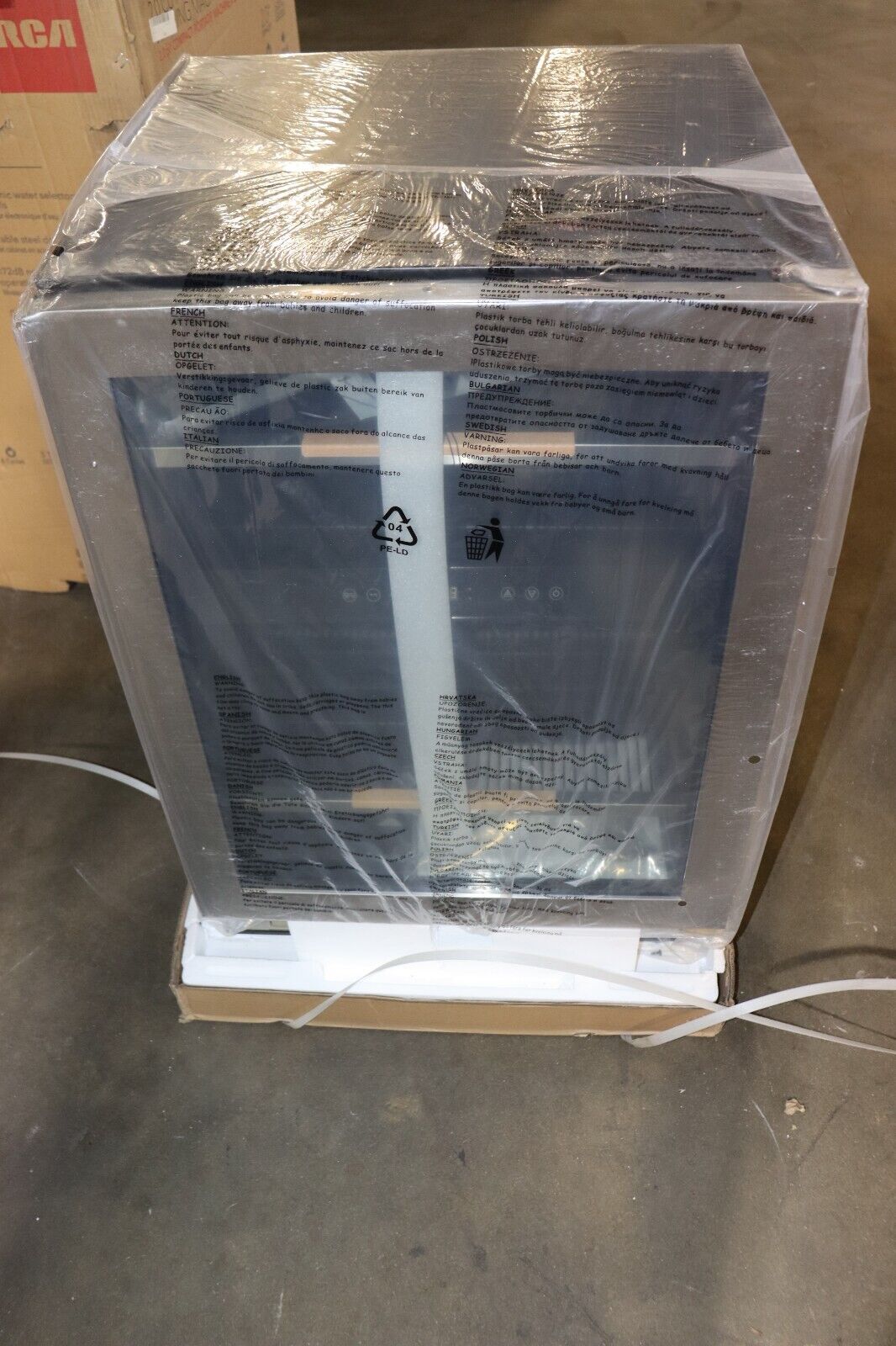 Avanti 125 Can ELITE Series Beverage Center ARFSE55R3S Stainless Steel, New - Northside Material Brokers