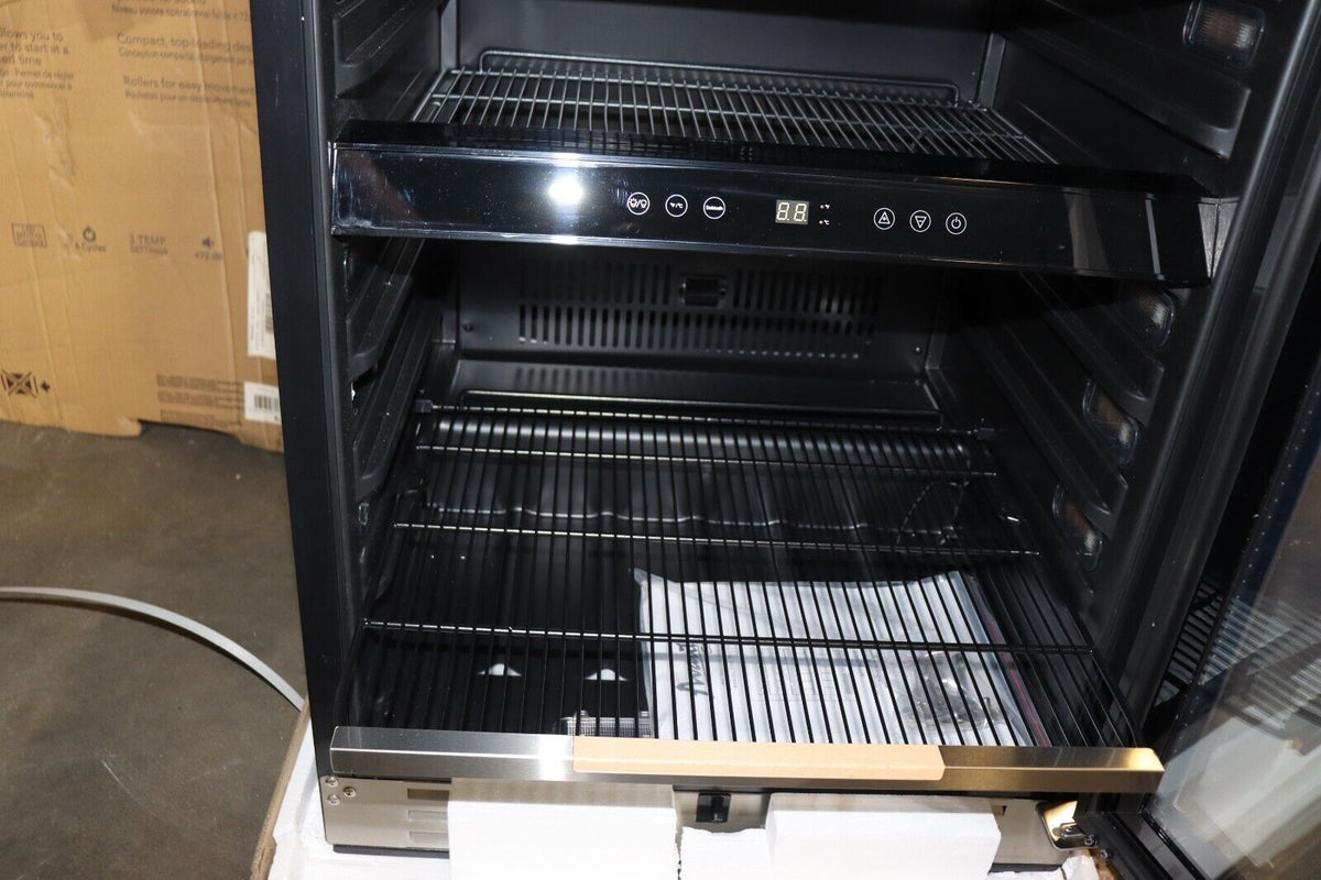 Avanti 125 Can ELITE Series Beverage Center ARFSE55R3S Stainless Steel, New - Northside Material Brokers