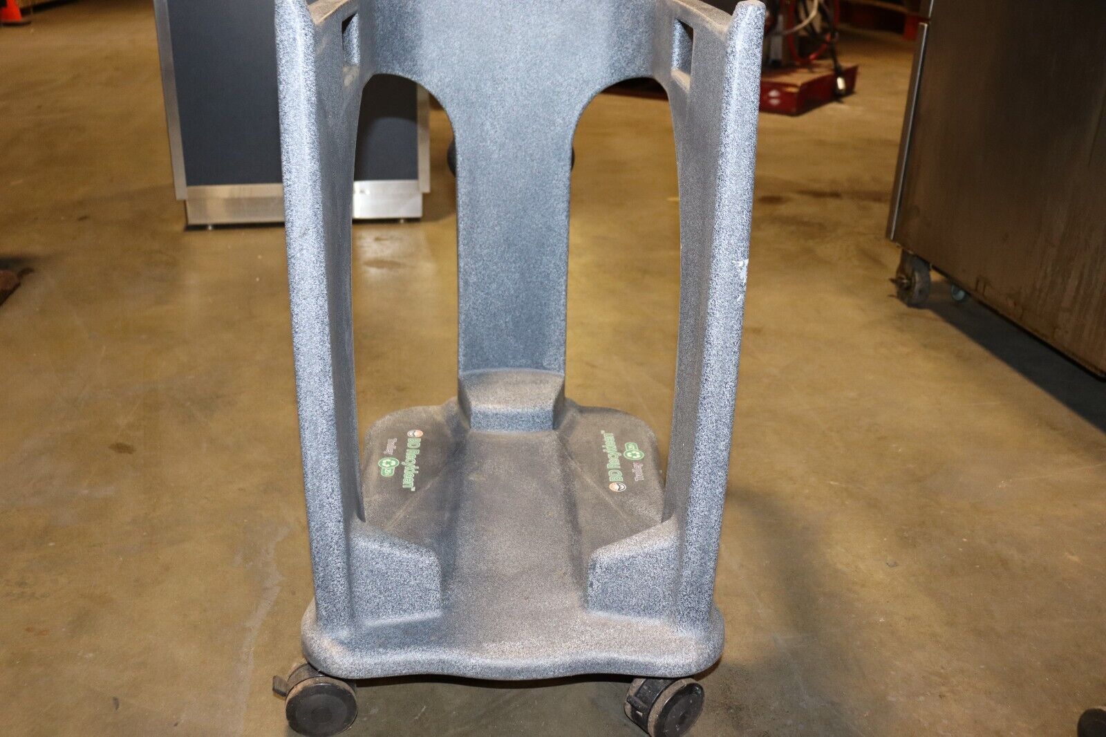BD Recykleen 9 Gallon TrolleyModel 305090, Used, GREAT Condition - Northside Material Brokers