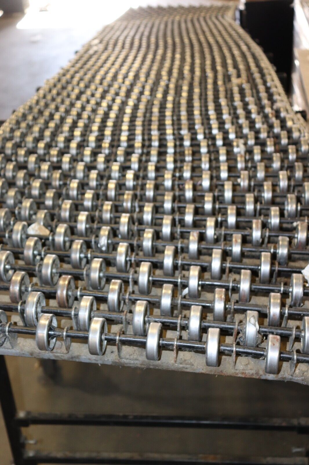 BEST DIVERSIFIED Gravity Skate wheel Conveyor BEST FLEX 300 24 Used - Northside Material Brokers