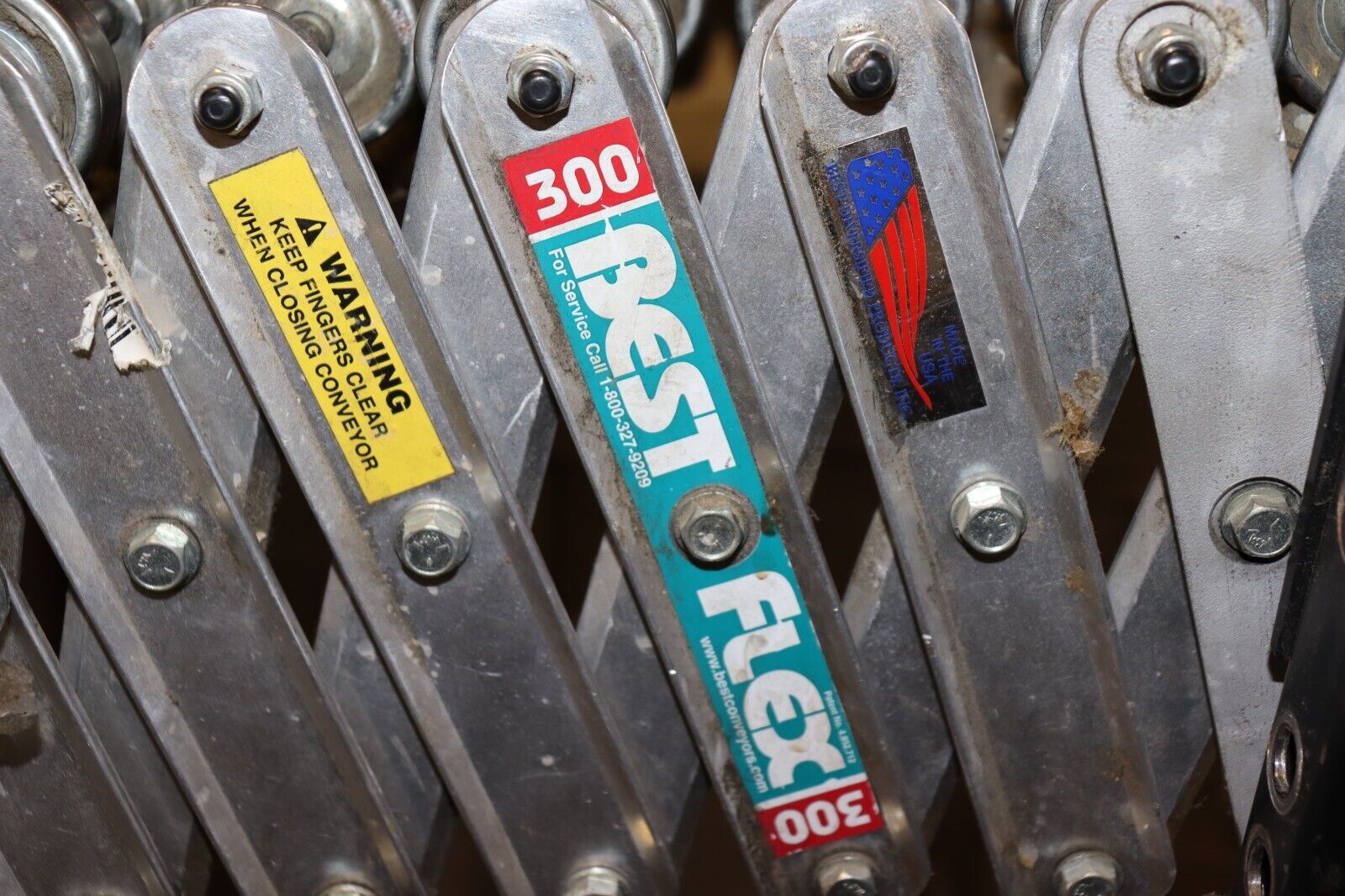 BEST DIVERSIFIED Gravity Skate wheel Conveyor BEST FLEX 300 24 Used - Northside Material Brokers