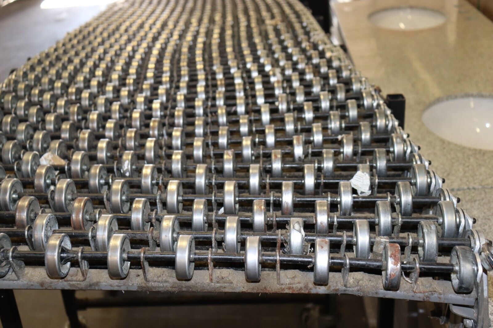 BEST DIVERSIFIED Gravity Skate wheel Conveyor BEST FLEX 300 24 Used - Northside Material Brokers