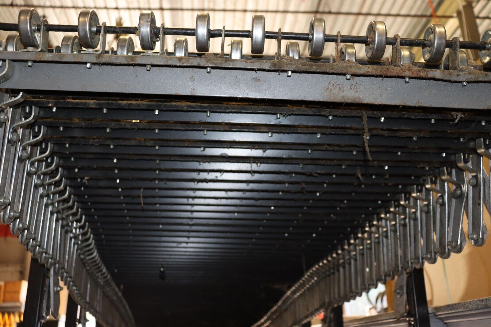 BEST DIVERSIFIED Gravity Skate wheel Conveyor BEST FLEX 300 24 Used - Northside Material Brokers
