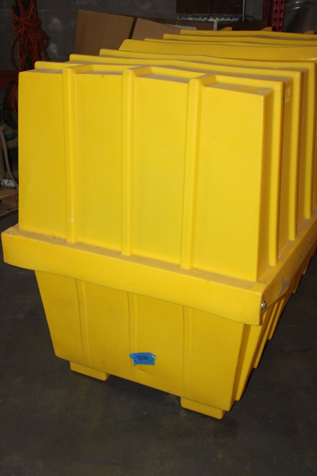 EAGLE 110 GAL SPILL CONTAINMENT WORKSTATION 1626 - Northside Material Brokers