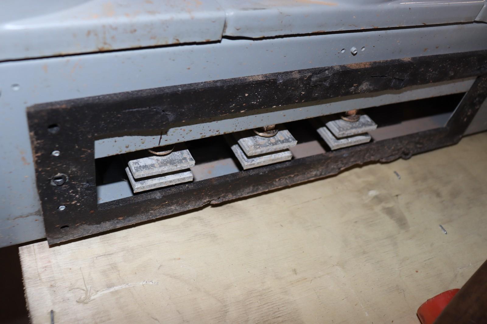 Eaton 1MM412RRL 800 Amp 4-Gang 125A 1-Phase Four Meter Socket Modular Stack Used - Northside Material Brokers