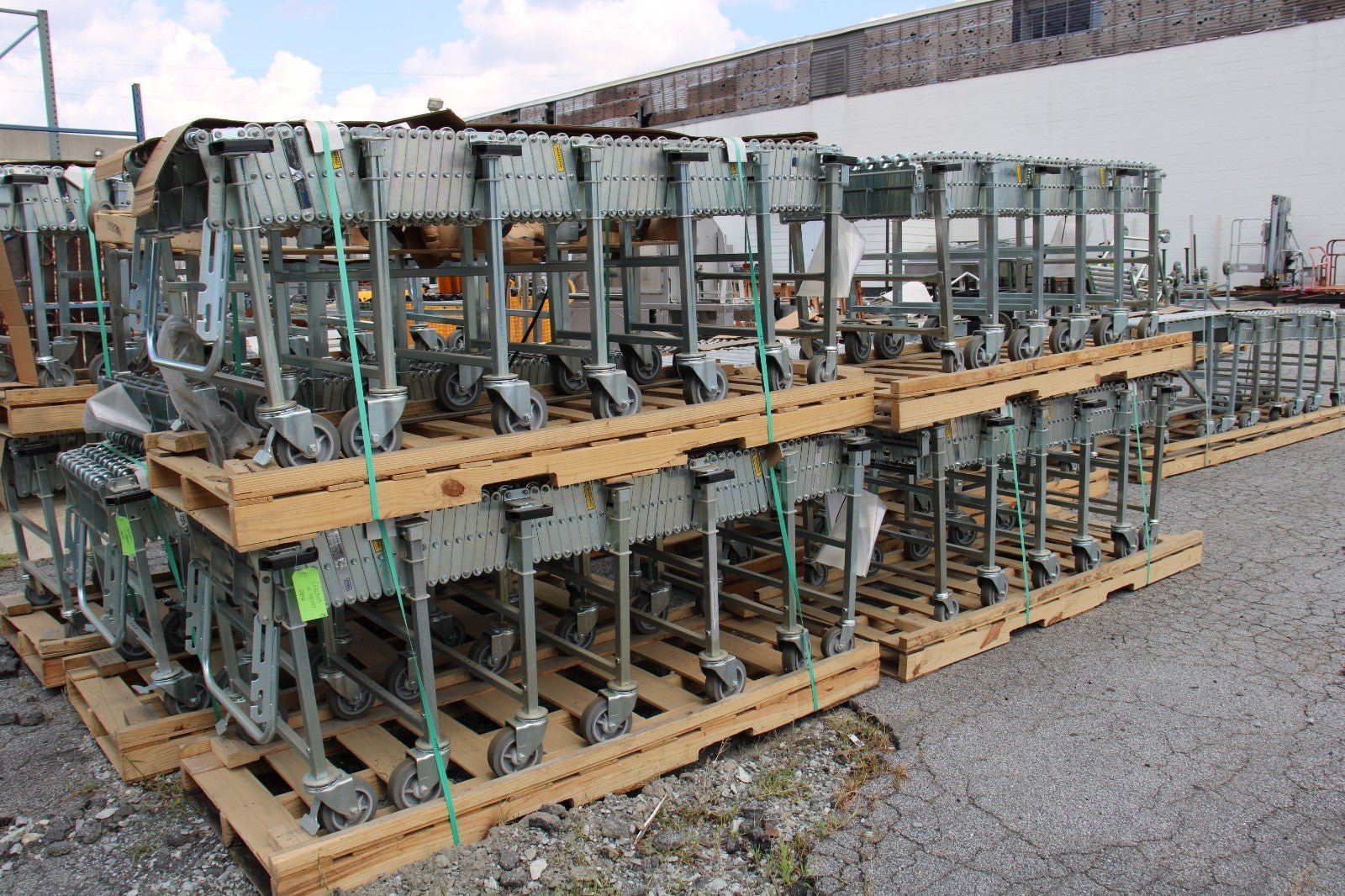 FMH Conveyors NESTAFLEX 376 Flexible Gravity Heavy Duty Conveyor - Northside Material Brokers