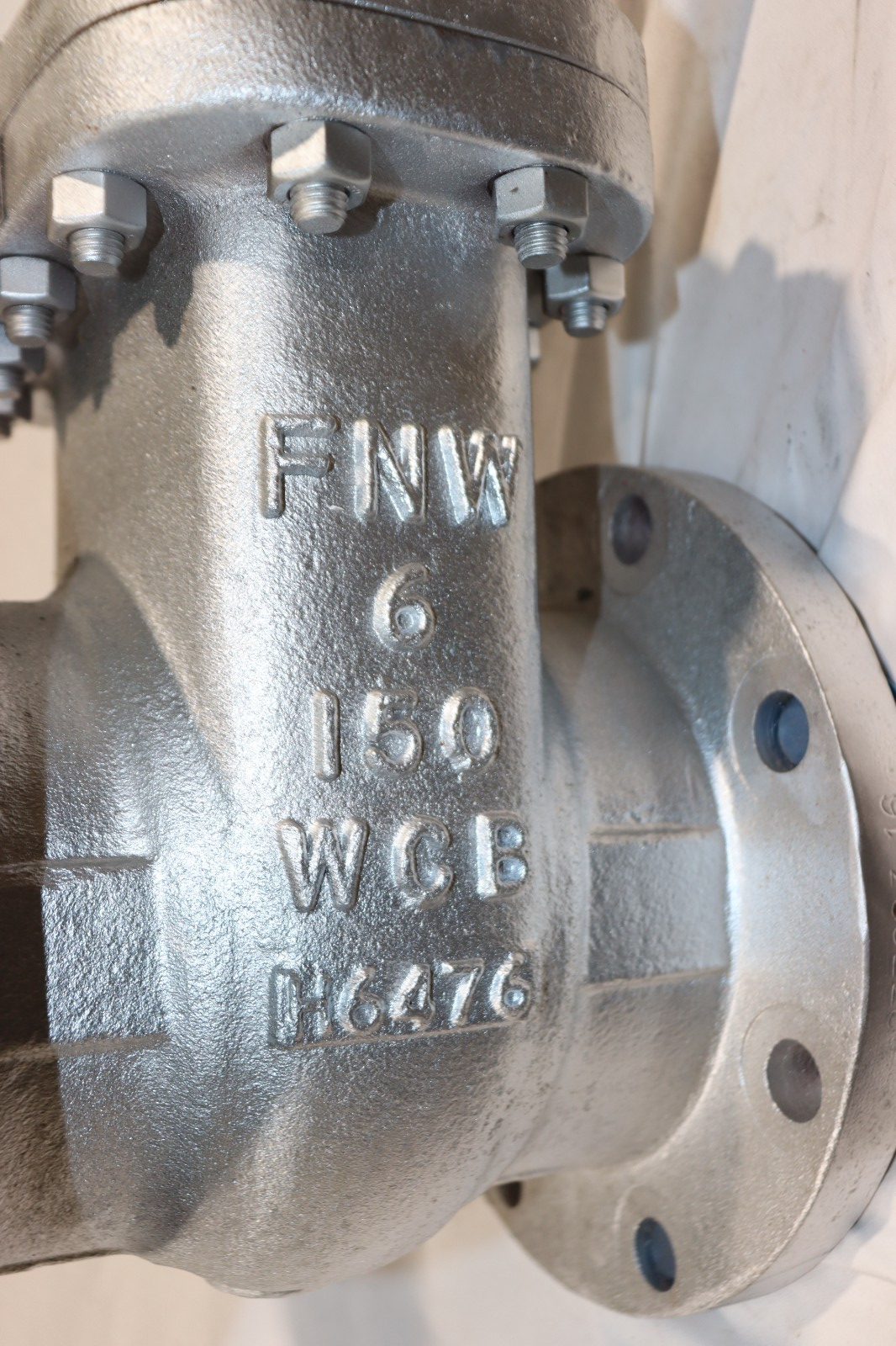 FNW Valve 6" 150 Flanged Carbon Steel Gate Valve w/ Handwheel Fig 551 WCB - Northside Material Brokers