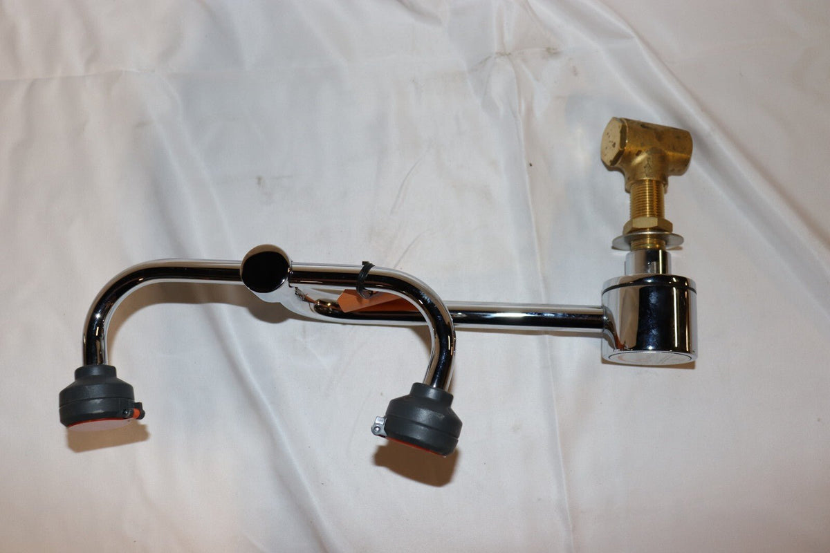 Guardian G1805 Steel Eyewash, Deck Mounted, AutoFlow 90 Degree Swivel(PRE-OWNED) - Northside Material Brokers