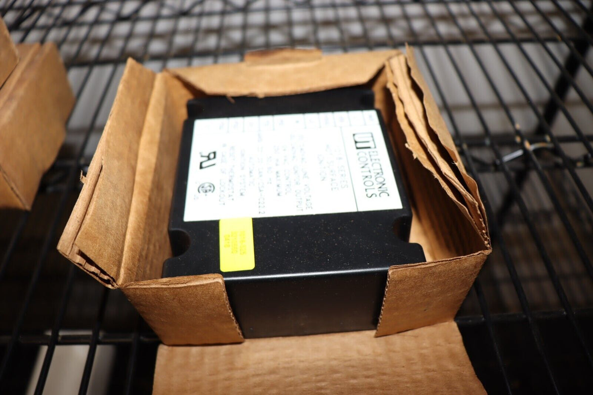 Lennox Hot Surface Ignition Control 1018 Series 120/240V 120/240V Output, 60M27 - Northside Material Brokers