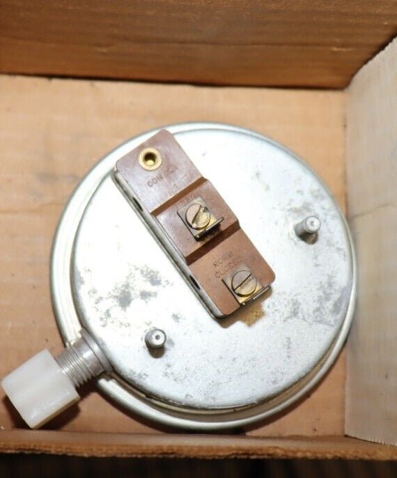 Lennox Pressure Switch 54G87, NOS - Northside Material Brokers