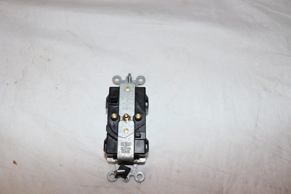 Leviton M1636-W Decora Plus Duplex Receptacle 20A 125V Industrial Grade White - Northside Material Brokers