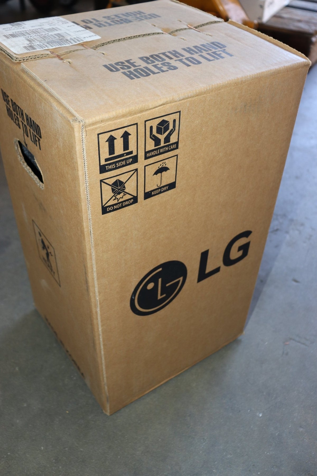 LG 3 ton 208-230/1/60 2-STAGE R410A SCROLL 55-107225-194 APM031KAC, NIB - Northside Material Brokers