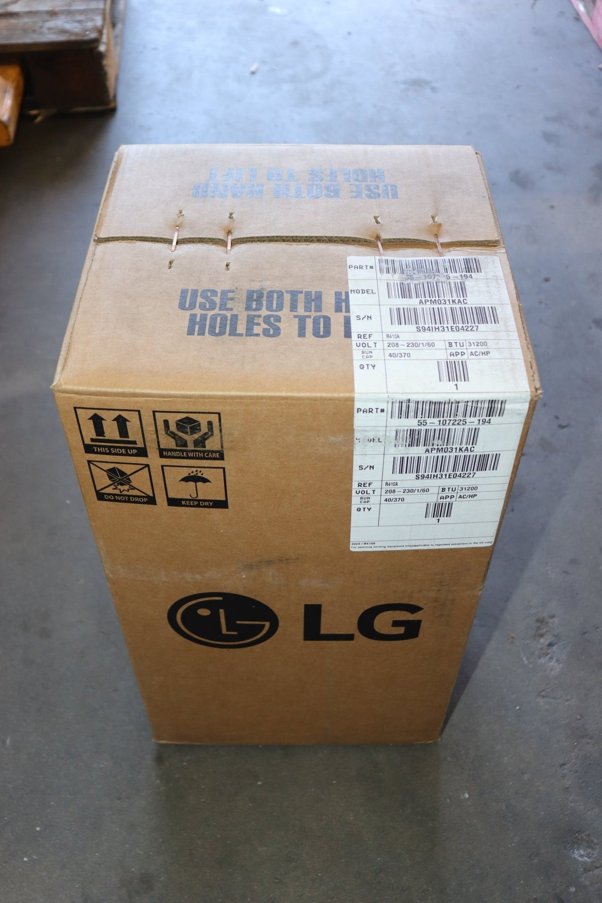 LG 3 ton 208-230/1/60 2-STAGE R410A SCROLL 55-107225-194 APM031KAC, NIB - Northside Material Brokers