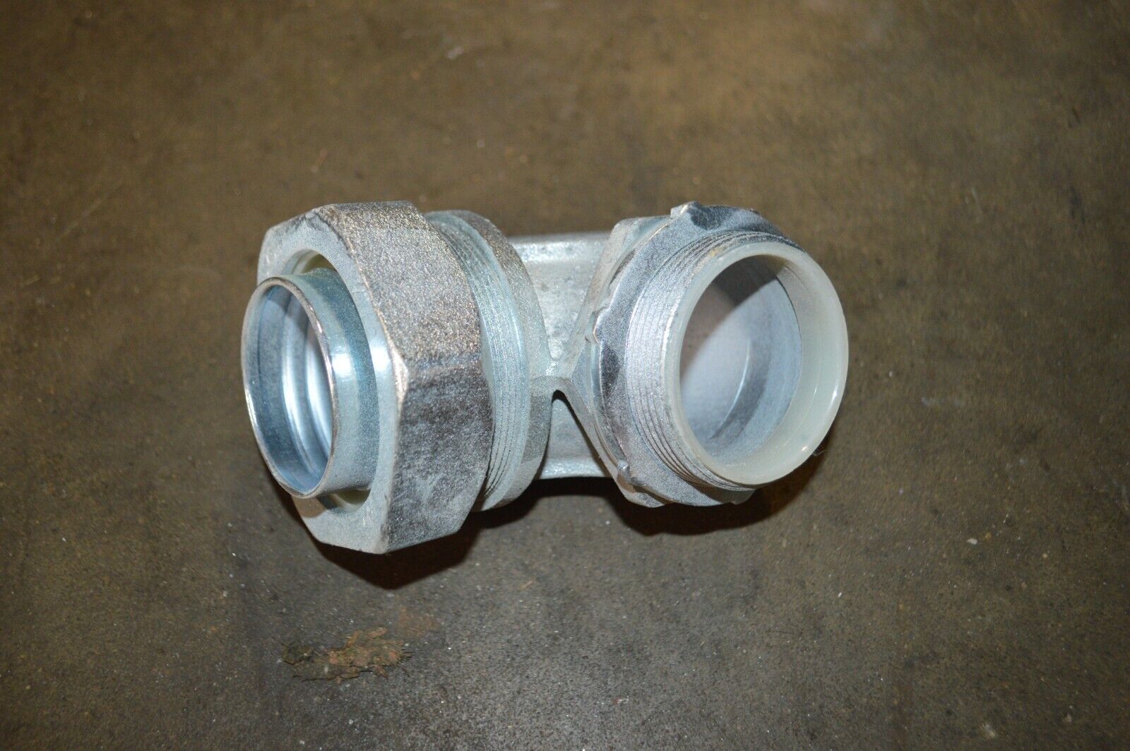 LIQUID TIGHT 90 DEGREE 1.5 ELBOW CONDUIT CONNECTOR, 2 PACK - Northside Material Brokers