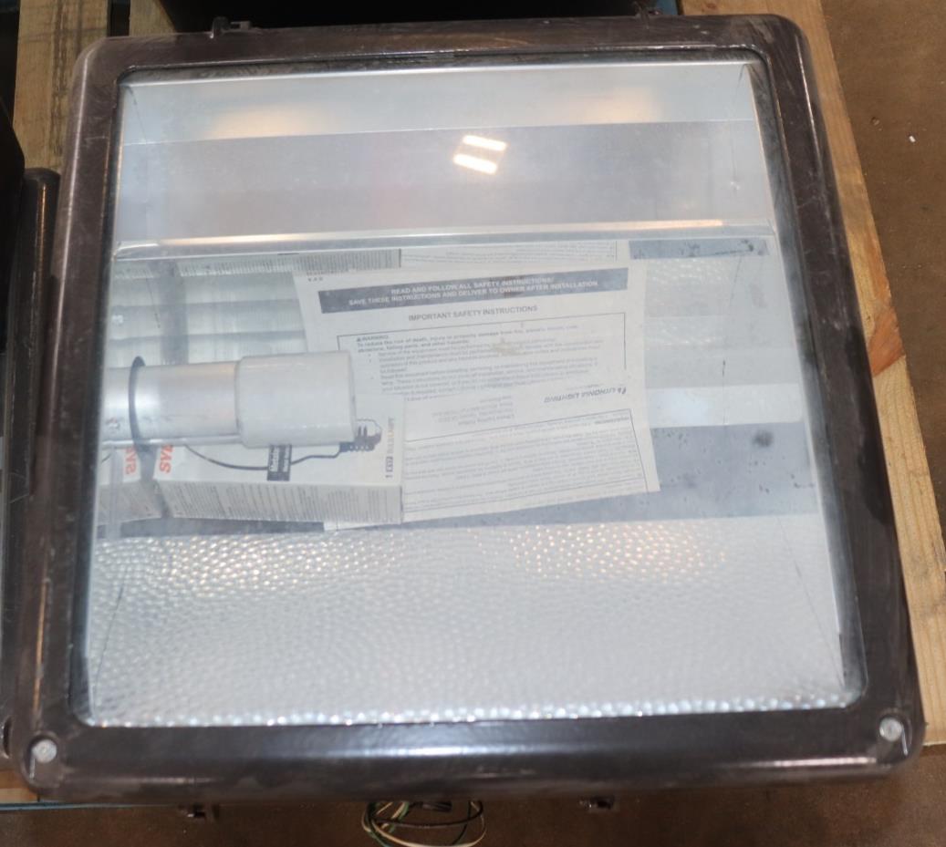 Lithonia Lighting 150 Watt Metal Halide Box Light w/ Lens, Lamp Type, Reflective - Northside Material Brokers