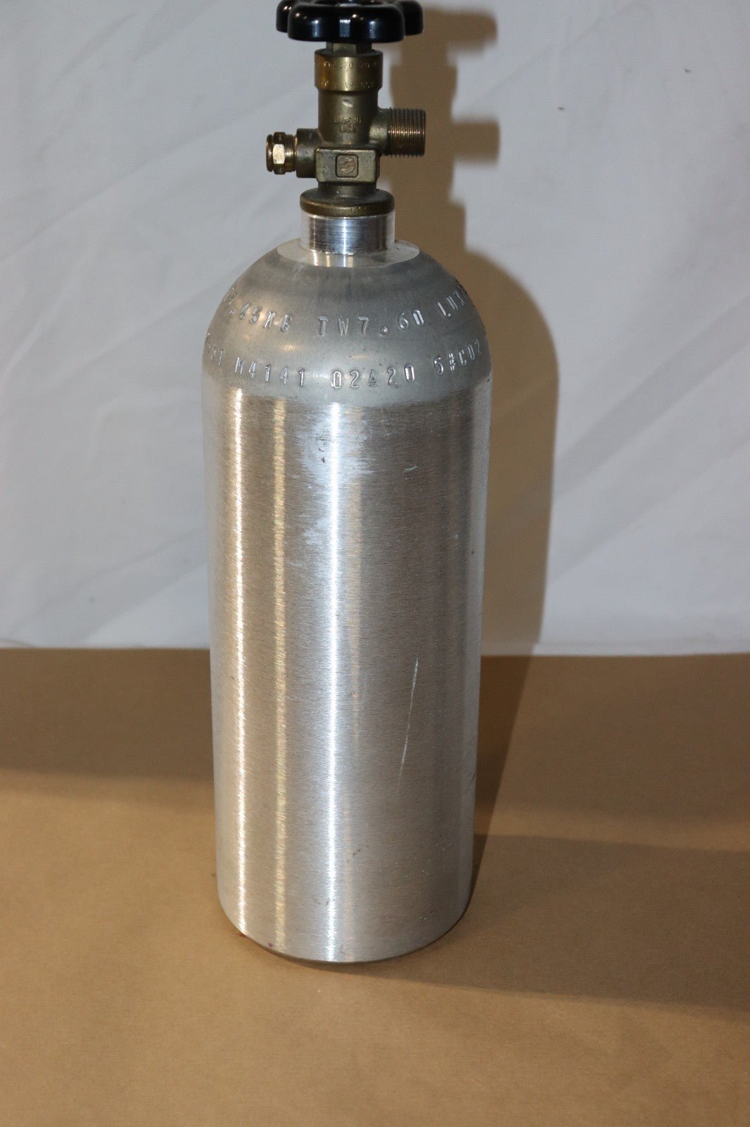 Luxfer Aluminum TC-3ALM124. T3.45kg 5 co2 Tank - Northside Material Brokers