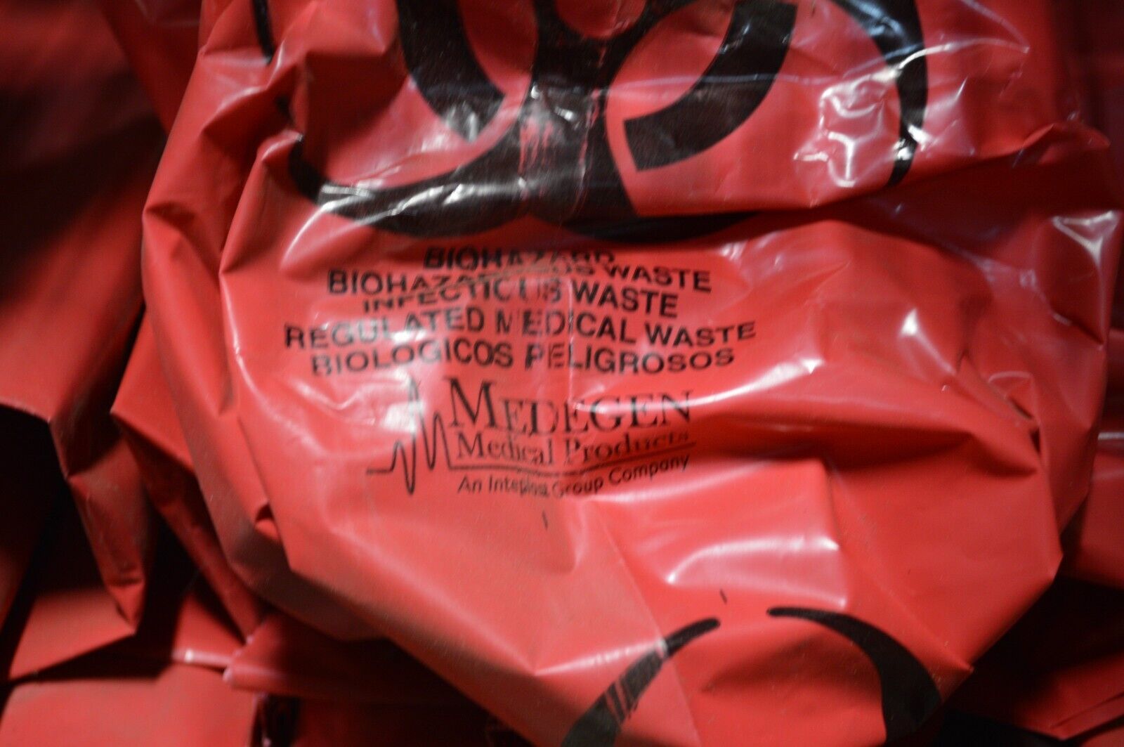 Medegen MHMS Red Biohazard Waste Bags, 30-33 Gallon, 50 Bags (MHMRIWB142143) - Northside Material Brokers