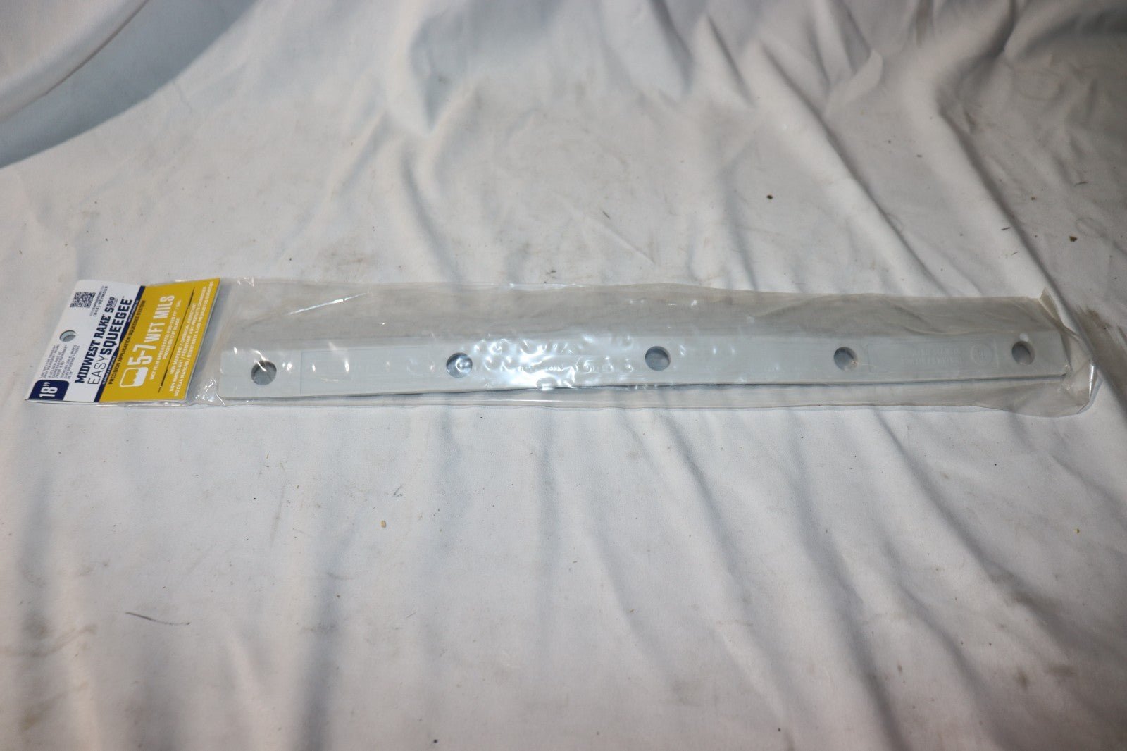 Midwest Rake Easy Squeegee 18" 5-7 WFT Mils Precision Cut Blade S550 - Northside Material Brokers