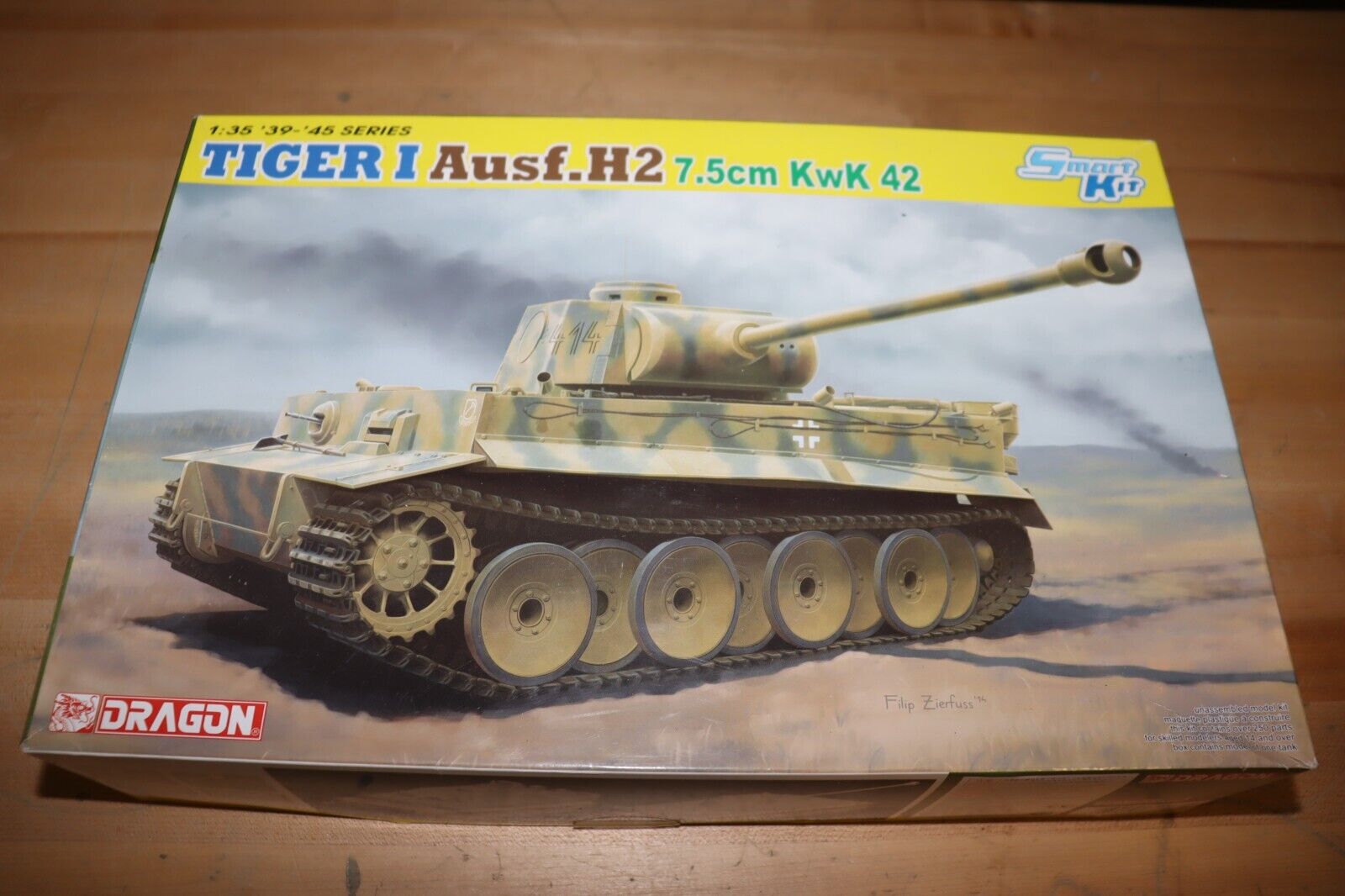 Original 2014 Dragon 6683 Tiger I Ausf.H2 7.5cm KwK 42 Tank 1/35 Scale Model New - Northside Material Brokers