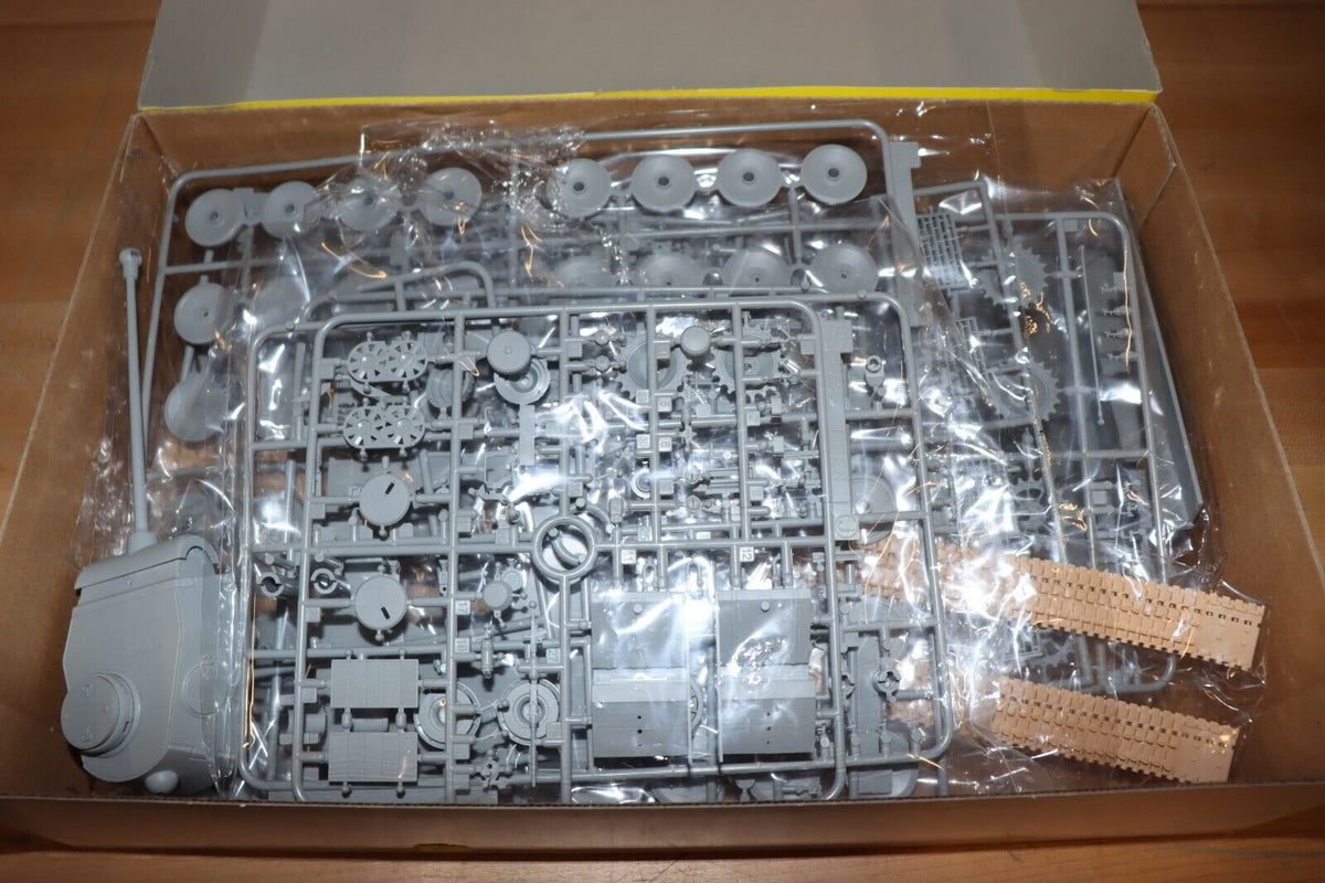 Original 2014 Dragon 6683 Tiger I Ausf.H2 7.5cm KwK 42 Tank 1/35 Scale Model New - Northside Material Brokers