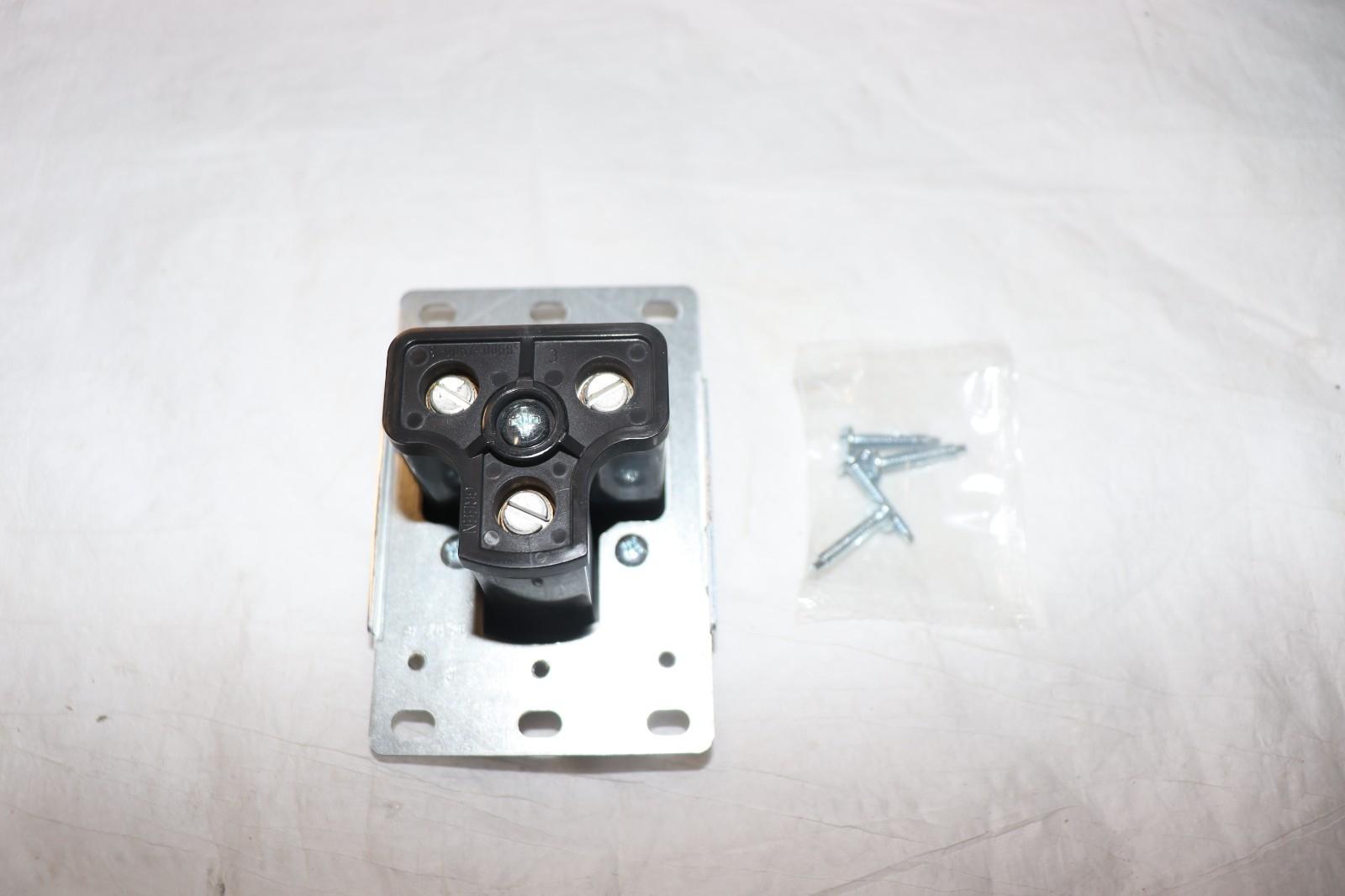 PASS & SEYMOUR 3802 Receptacle 2-Pole 3-Wire 30A-125V - Northside Material Brokers