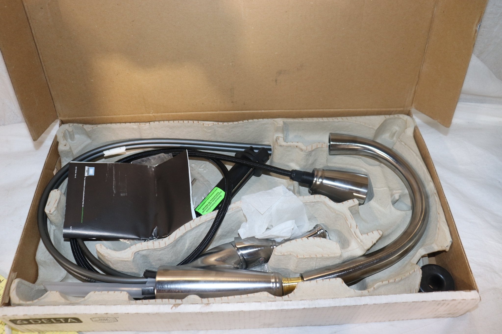 Pull-Down Kitchen Faucet with Magnetic Docking Spray Head DELTA 989-AR-DST - Northside Material Brokers