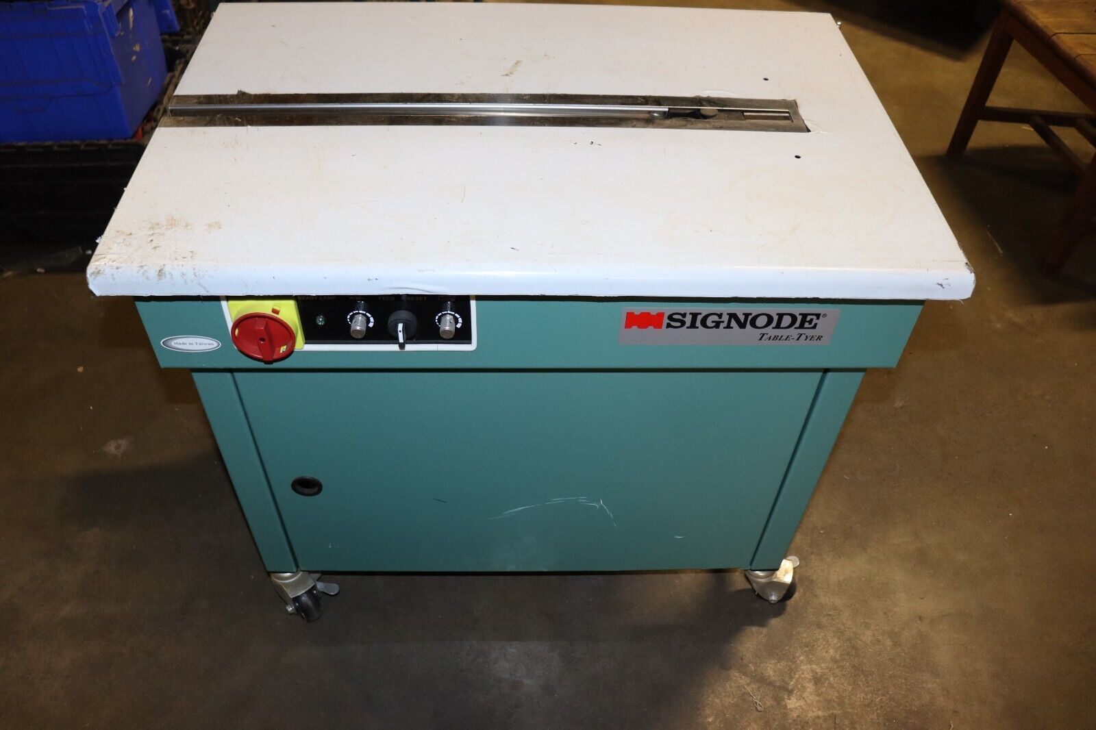 Signode Table-Tyer TF4606, Fits 1/4" to 1/2" Banding, Semi-Auto, 2015 Model - Northside Material Brokers