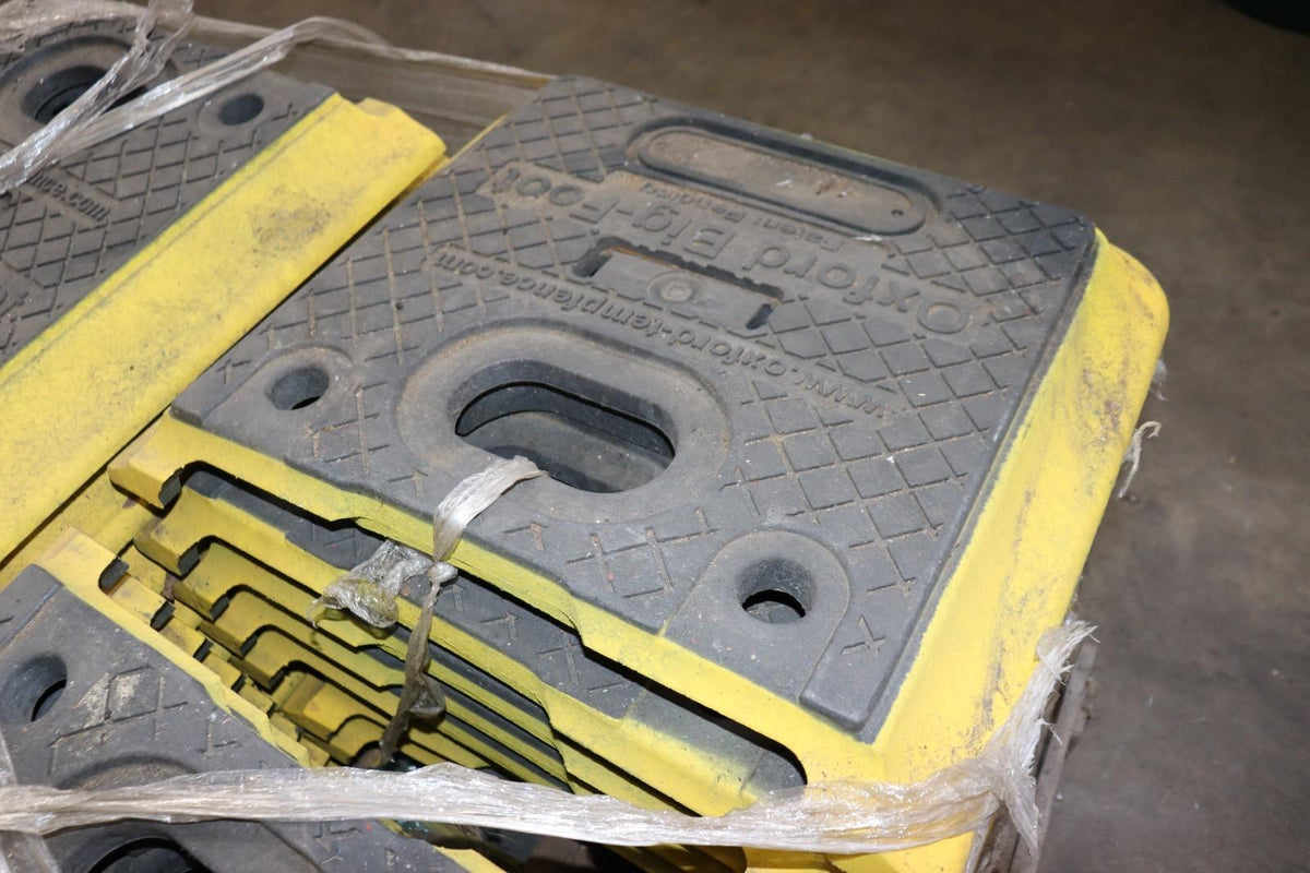 Temperory Fence Weight 30 lb Oxford Bigfoot, Pallet of 36 - Northside Material Brokers